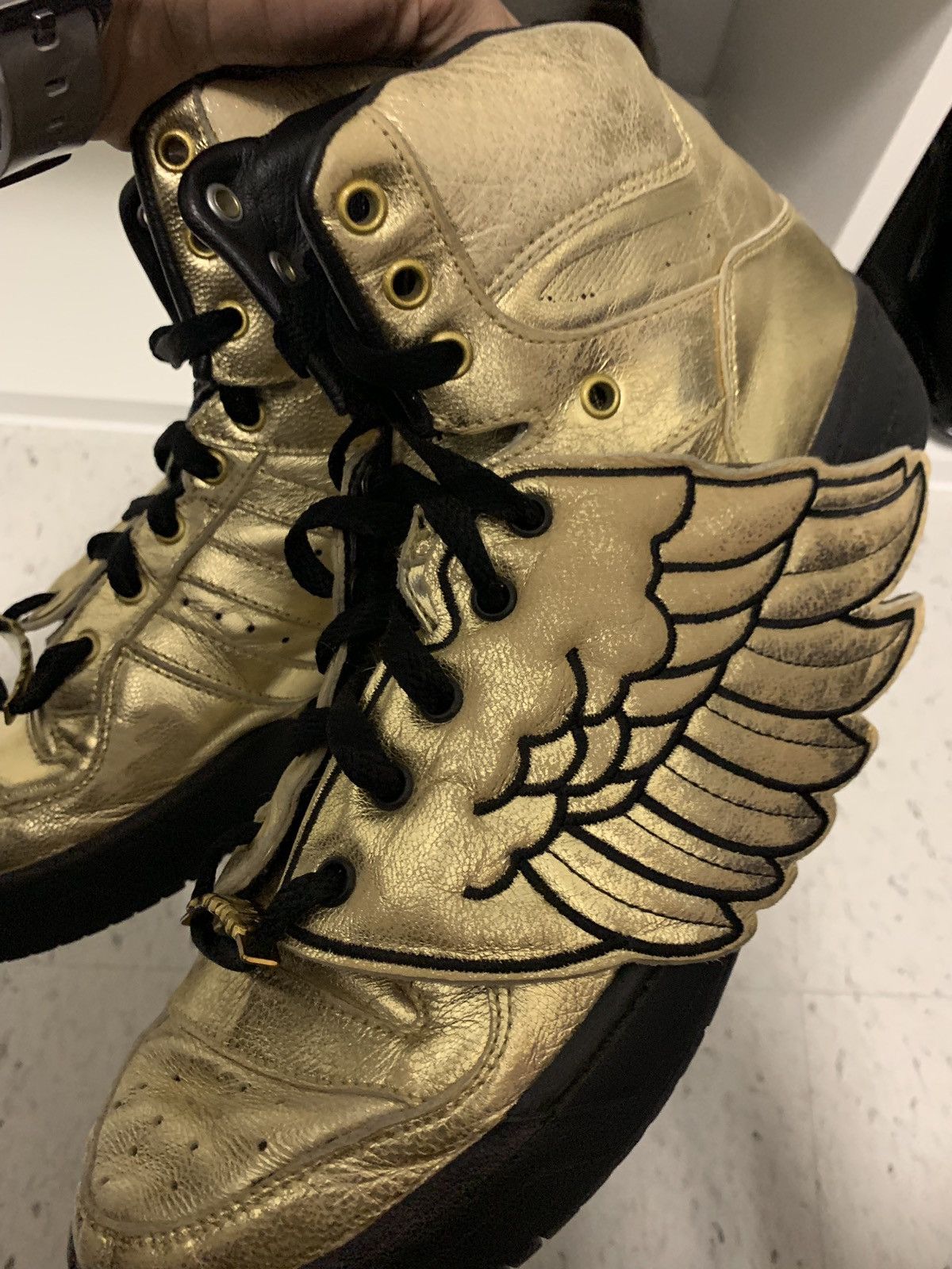 Gold wing shoes deals