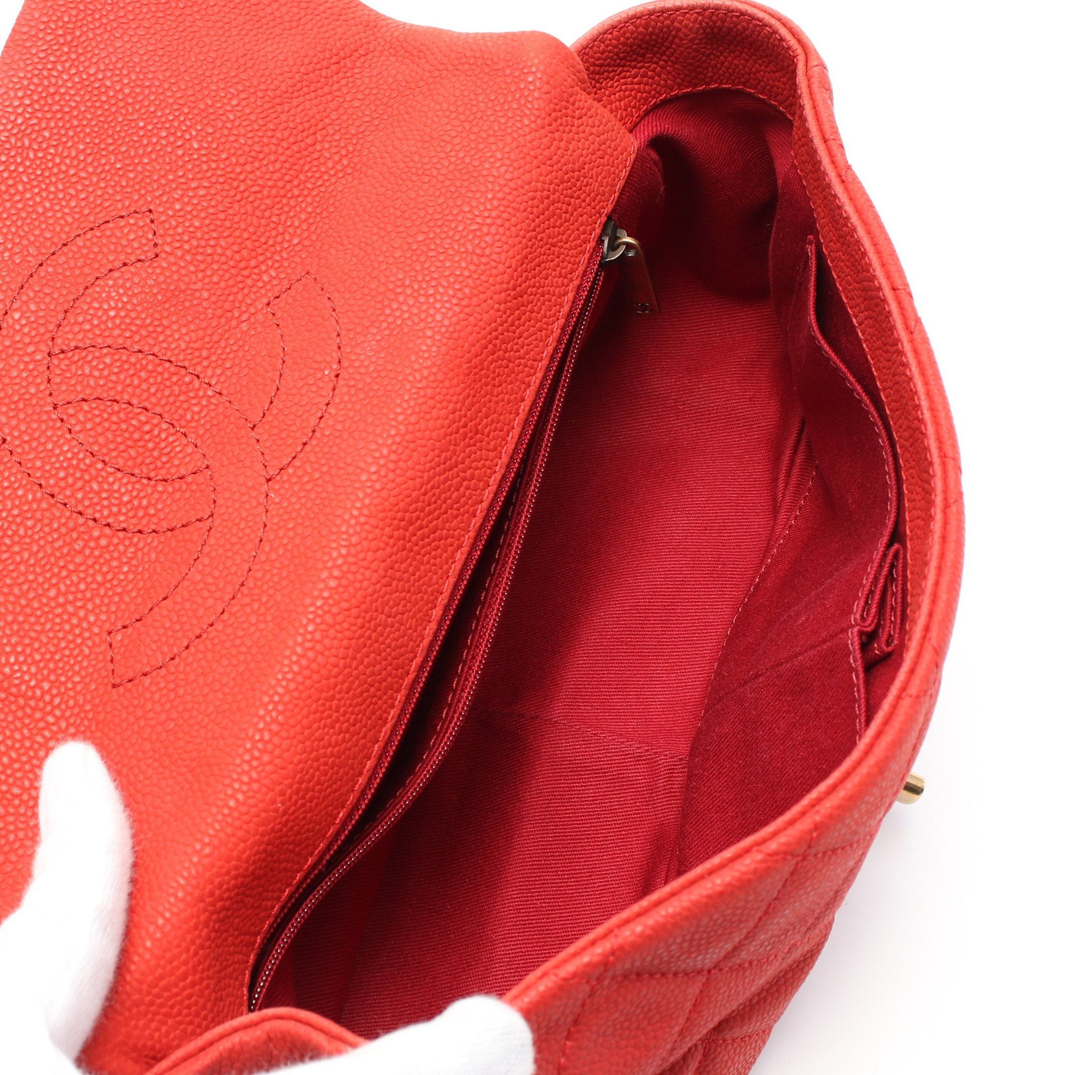 Chanel Chanel Matelasse Chain Shoulder Bag Caviar Skin Red Gold Hardware Size ONE SIZE - 3 Thumbnail