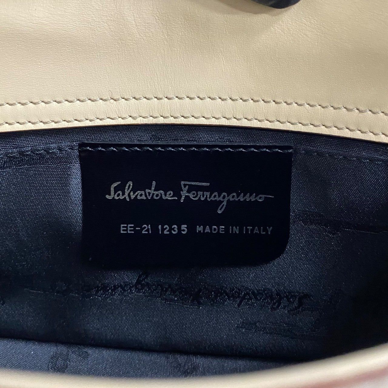 Salvatore Ferragamo Salvatore Ferragamo Shoulder Bag Neutrals Leather Size ONE SIZE - 3 Thumbnail
