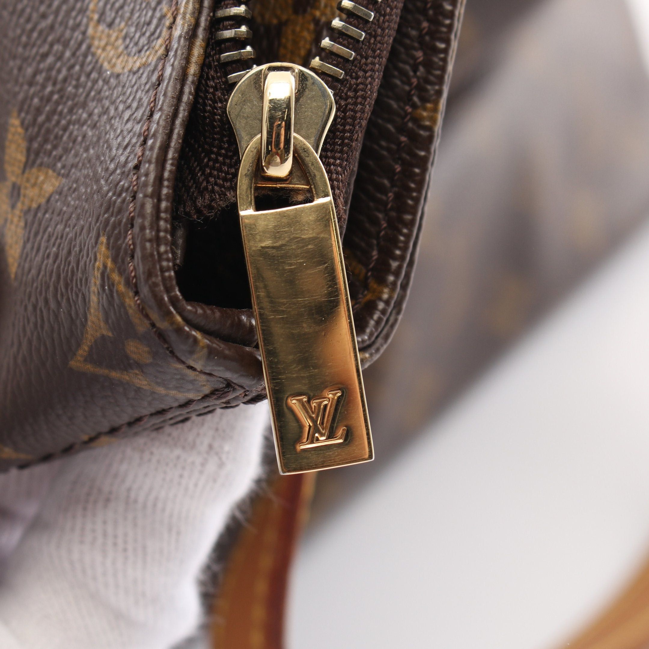 Louis Vuitton Louis Vuitton Kabamezo Monogram Shoulder Bag Tote Leather Brown Size ONE SIZE - 6 Thumbnail