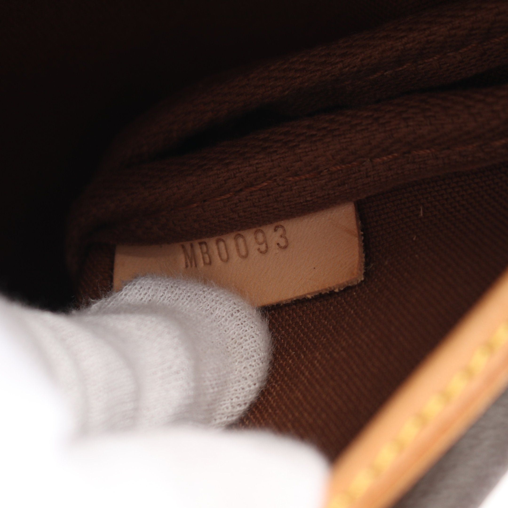 Louis Vuitton Louis Vuitton Saumur 30 Monogram Shoulder Bag Leather Brown Size ONE SIZE - 6 Thumbnail