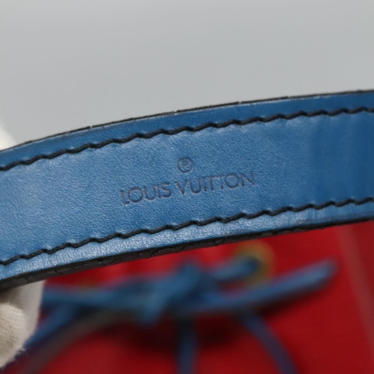 Louis Vuitton Noe Red Leather Shoulder Bag (Pre-Owned) Size ONE SIZE - 18 Thumbnail