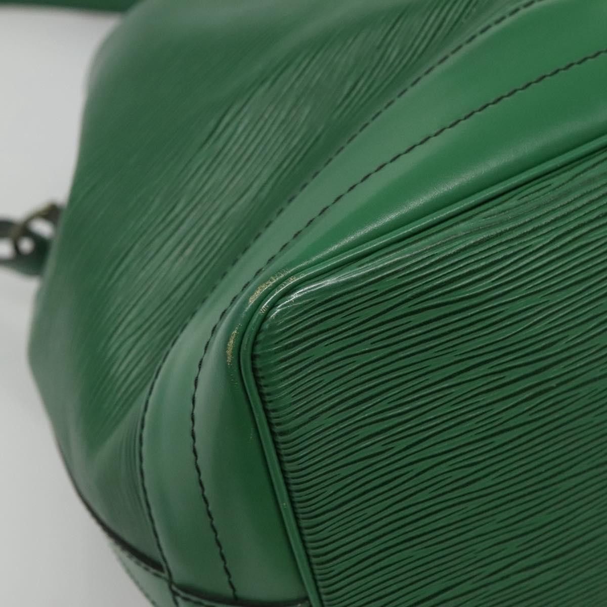 Louis Vuitton Noé Green Leather Shoulder Bag (Pre-Owned) Size ONE SIZE - 10 Thumbnail