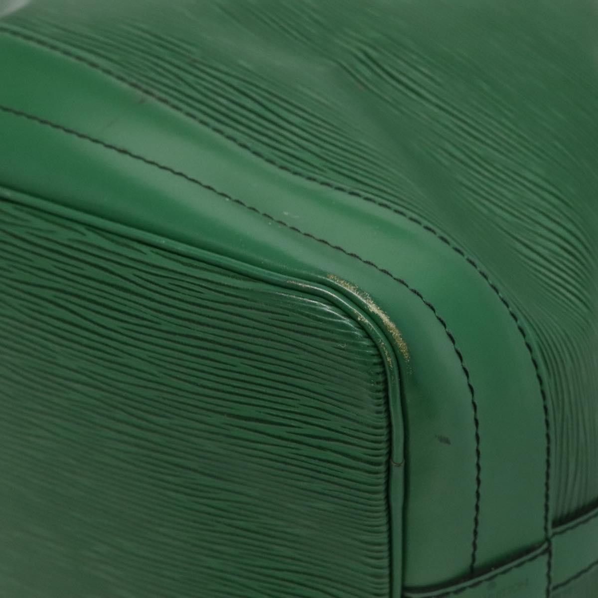 Louis Vuitton Noé Green Leather Shoulder Bag (Pre-Owned) Size ONE SIZE - 9 Thumbnail