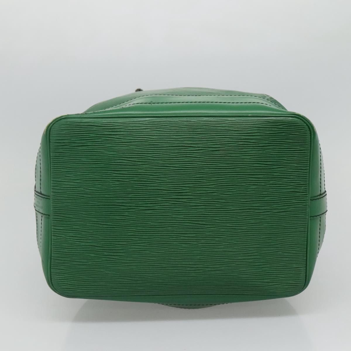 Louis Vuitton Noé Green Leather Shoulder Bag (Pre-Owned) Size ONE SIZE - 17 Thumbnail