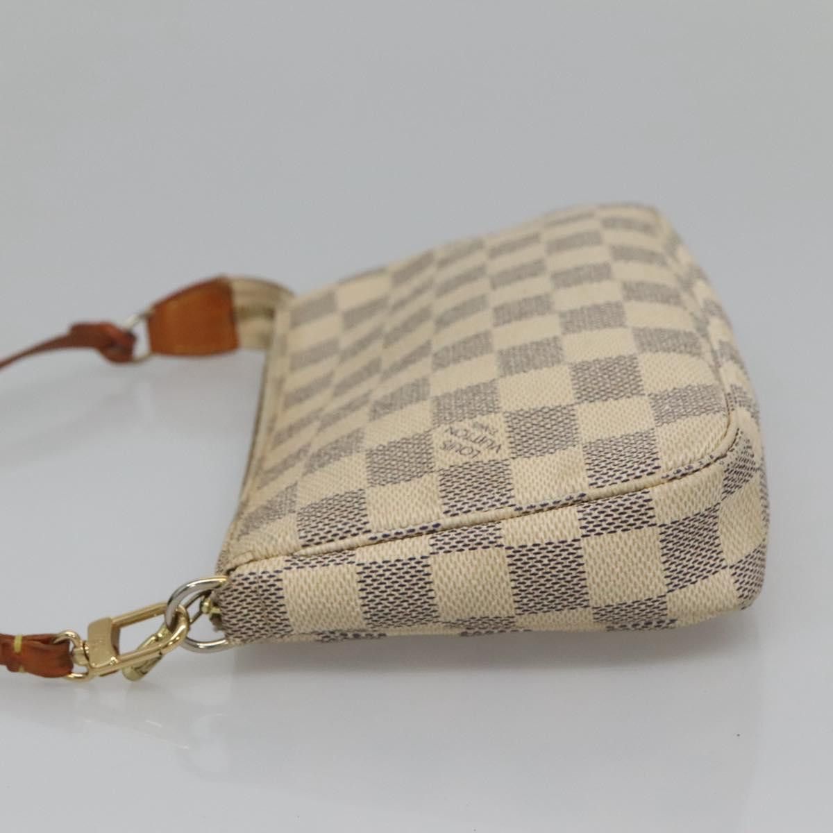 Louis Vuitton Pochette Accessoire White Canvas Clutch Bag (Pre-Owned) Size ONE SIZE - 4 Thumbnail