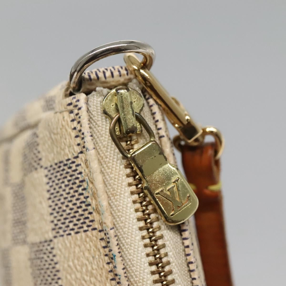 Louis Vuitton Pochette Accessoire White Canvas Clutch Bag (Pre-Owned) Size ONE SIZE - 10 Thumbnail