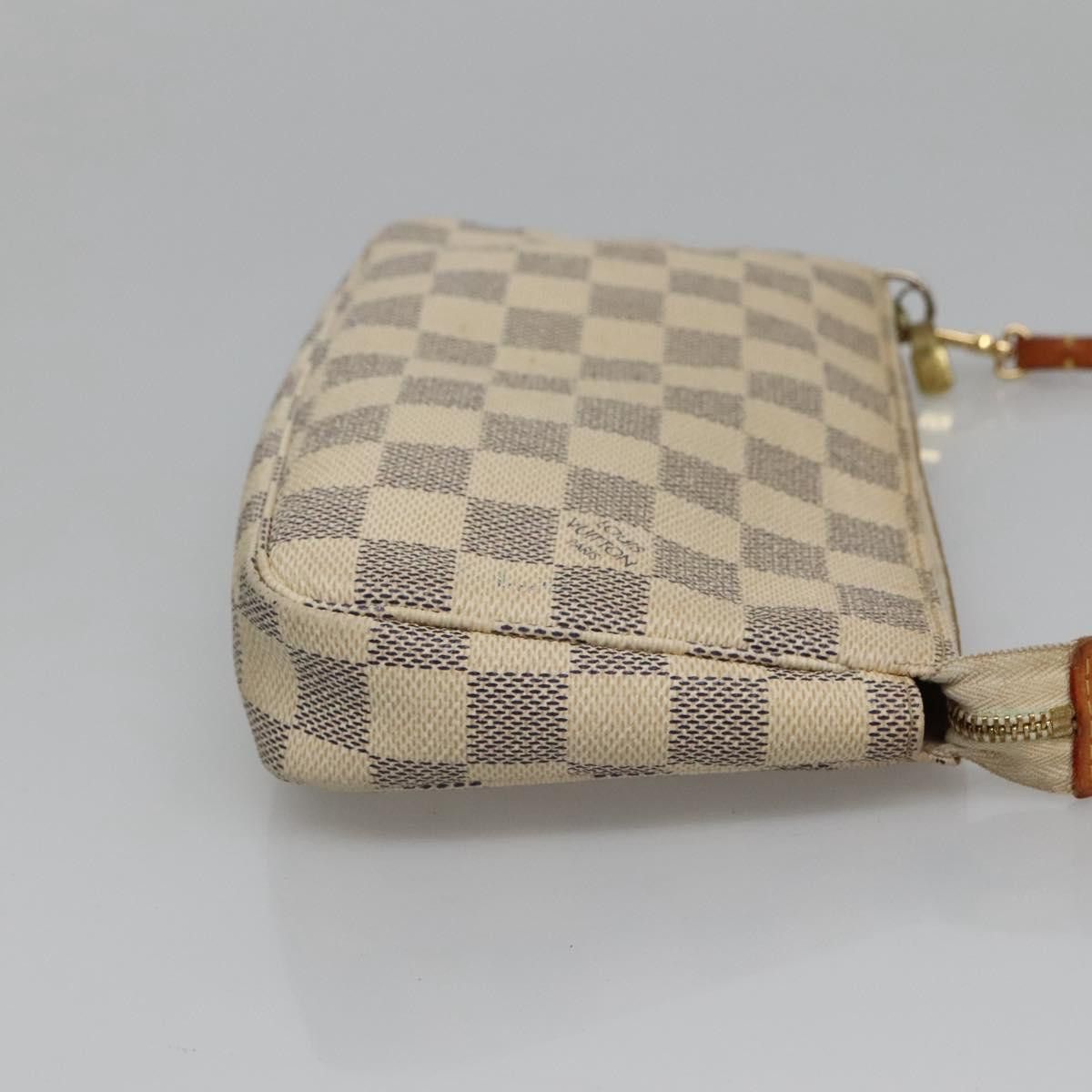 Louis Vuitton Pochette Accessoire White Canvas Clutch Bag (Pre-Owned) Size ONE SIZE - 3 Thumbnail