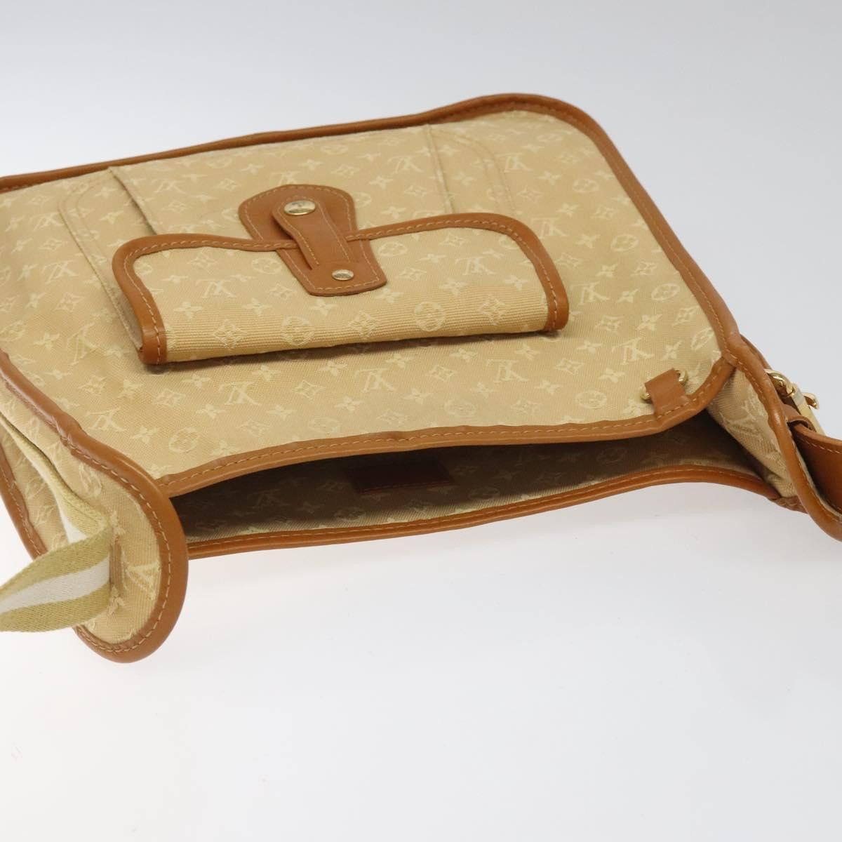 Louis Vuitton Mary Kate Beige Canvas Shoulder Bag (Pre-Owned) Size ONE SIZE - 16 Thumbnail