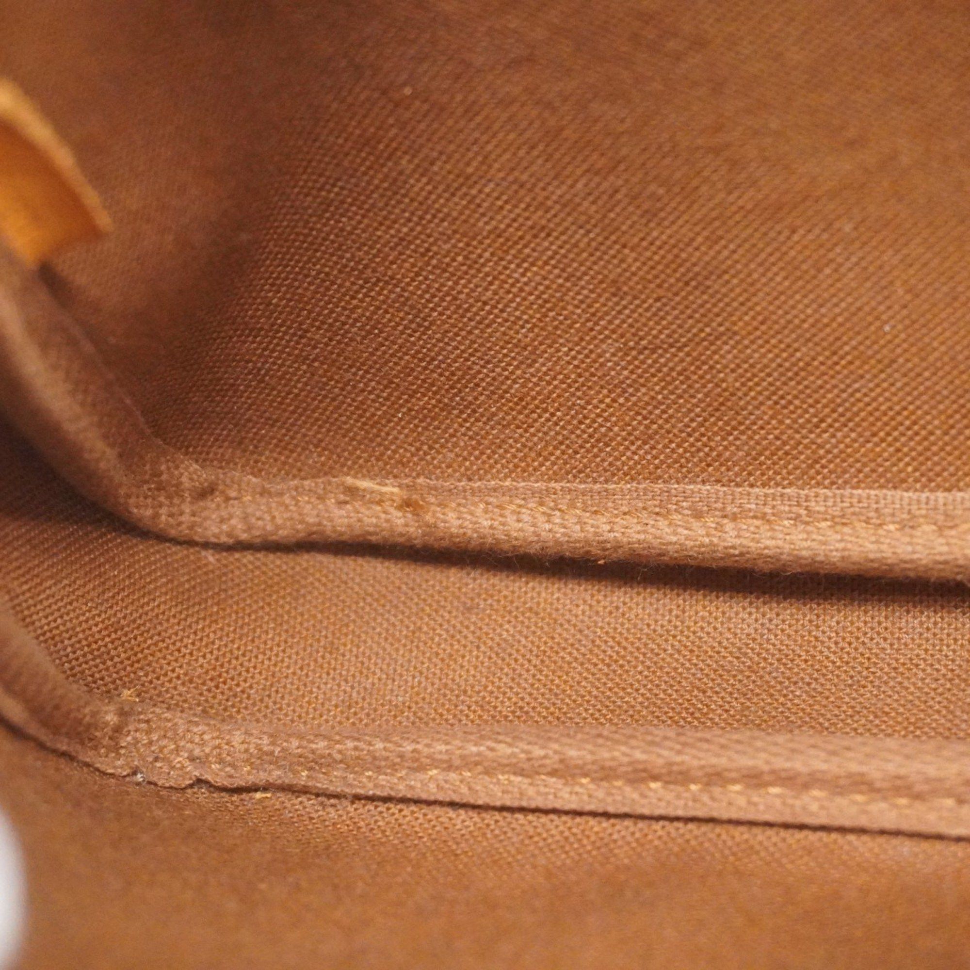 Louis Vuitton Louis Vuitton Pochette Accessoire clutch Size ONE SIZE - 9 Thumbnail