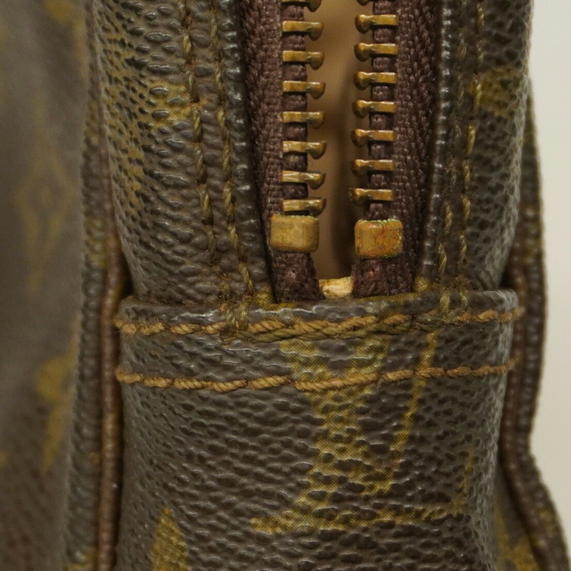 Louis Vuitton Louis Vuitton Trousse de Toilette clutch Size ONE SIZE - 7 Thumbnail