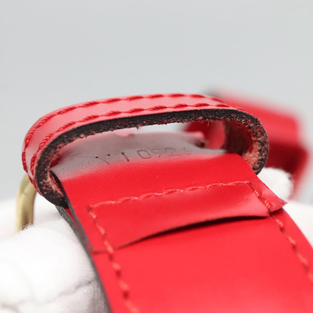 Louis Vuitton Sac D'épaule Red Leather Shoulder Bag (Pre-Owned) Size ONE SIZE - 17 Thumbnail