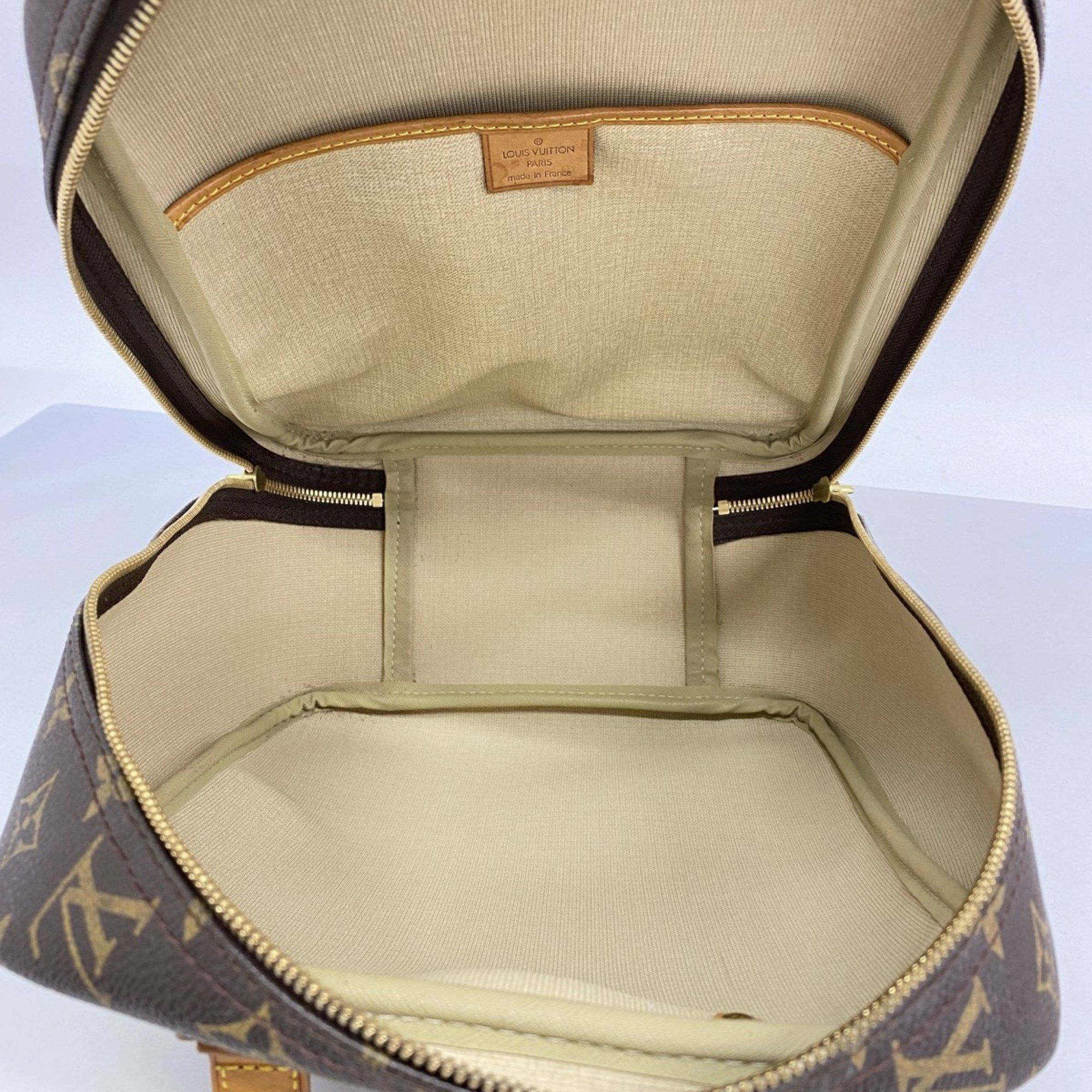 Louis Vuitton Louis Vuitton Excursion handbag Size ONE SIZE - 9 Thumbnail