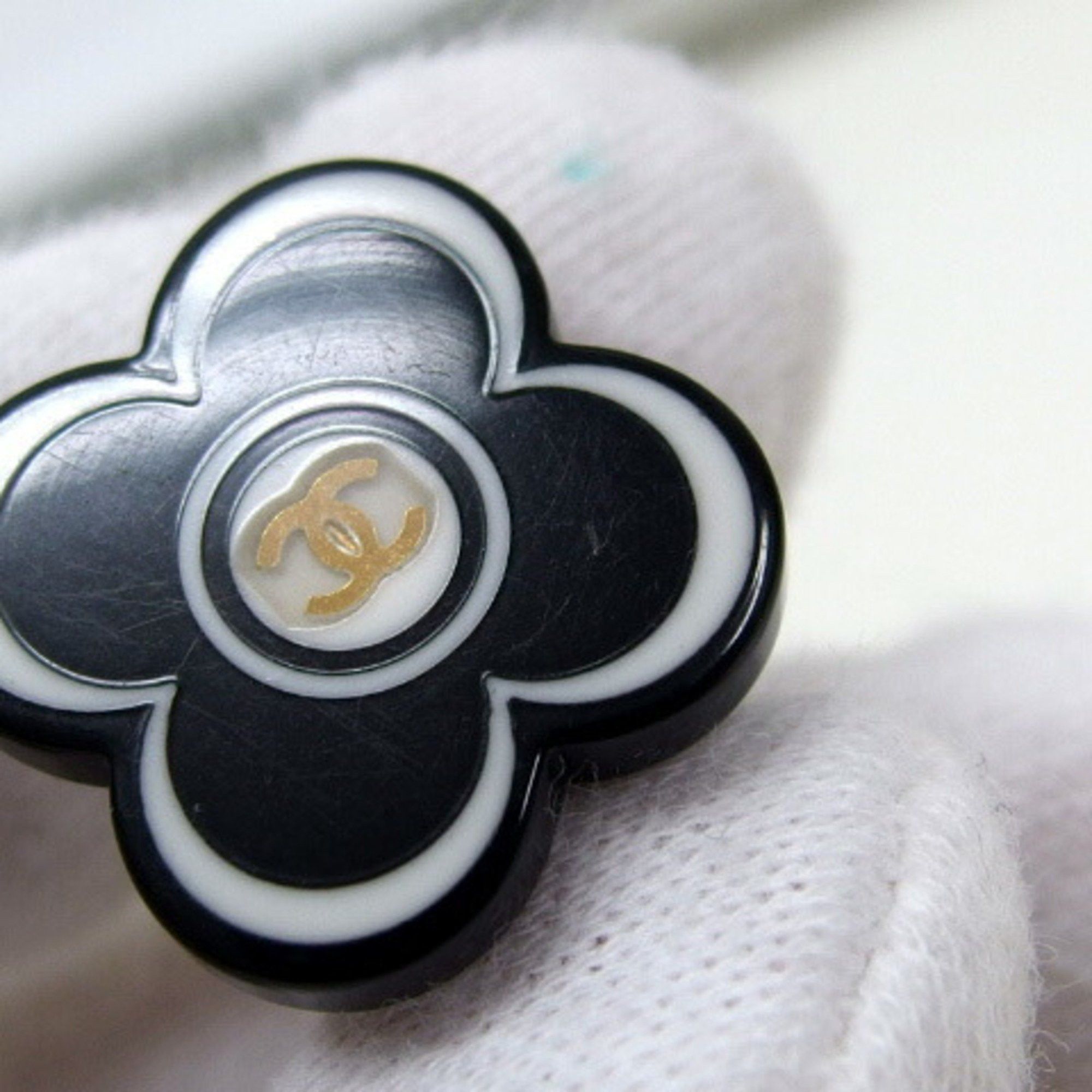 Chanel Chanel Camellia earring Size ONE SIZE - 3 Thumbnail