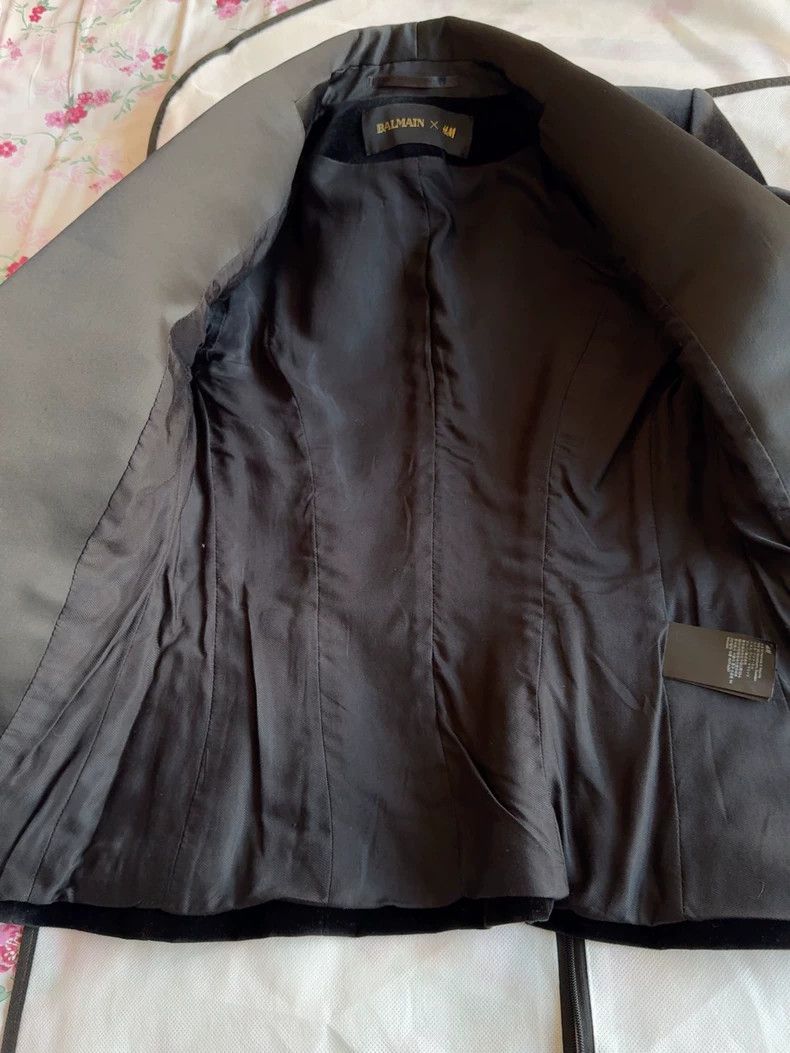 Balmain Black Velvet Blazer with Gold Buttons Size US M / EU 48-50 / 2 - 2 Thumbnail