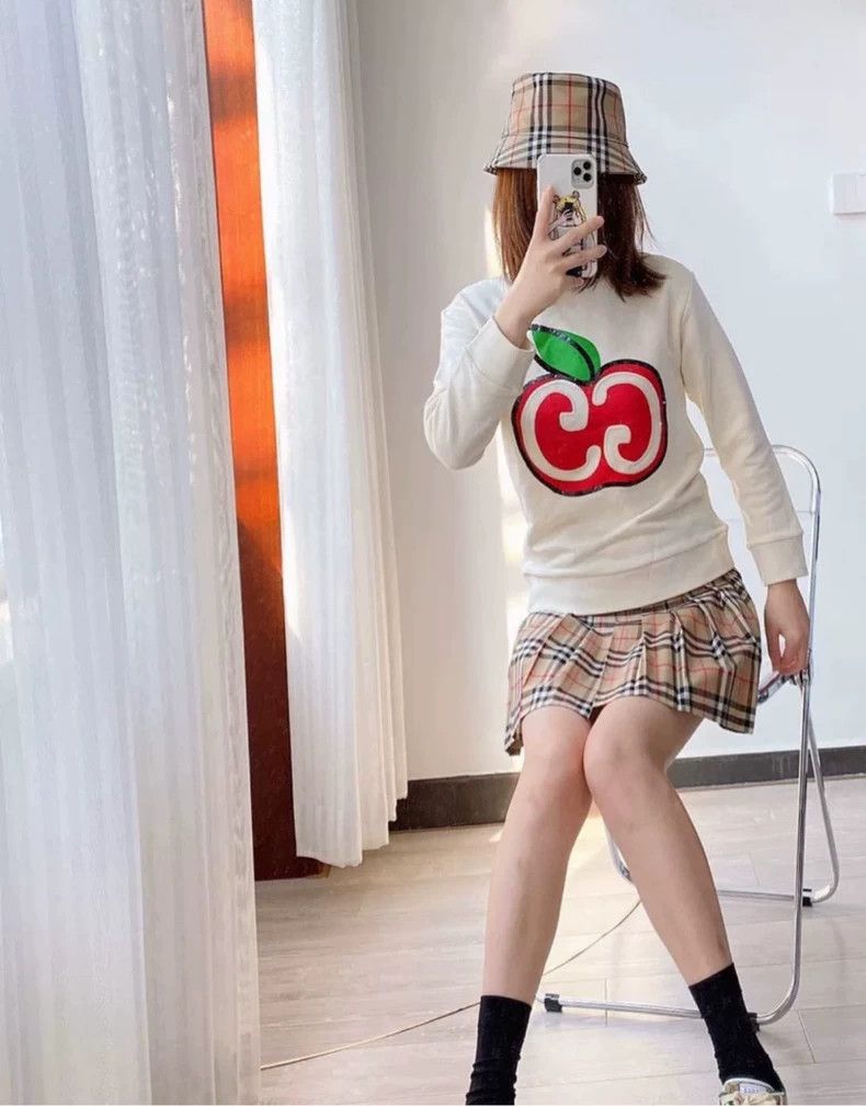 Gucci Gucci Apple Sweatshirt in Excellent Condition Size US XS / EU 42 / 0 - 6 Thumbnail