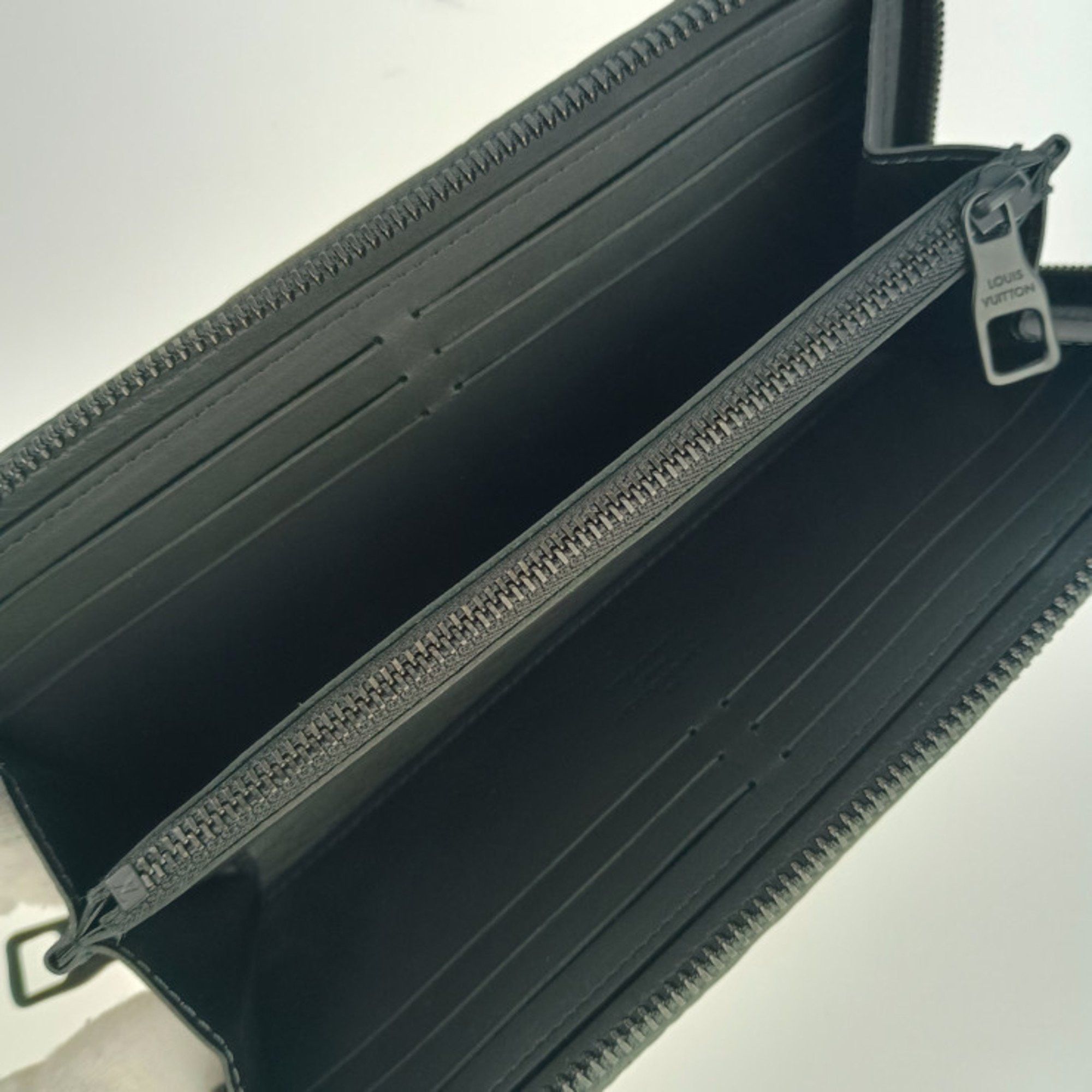Louis Vuitton Louis Vuitton Zippy Wallet Horizontal Long M11721 Black Taurillon Leather Men's Round Size ONE SIZE - 7 Thumbnail
