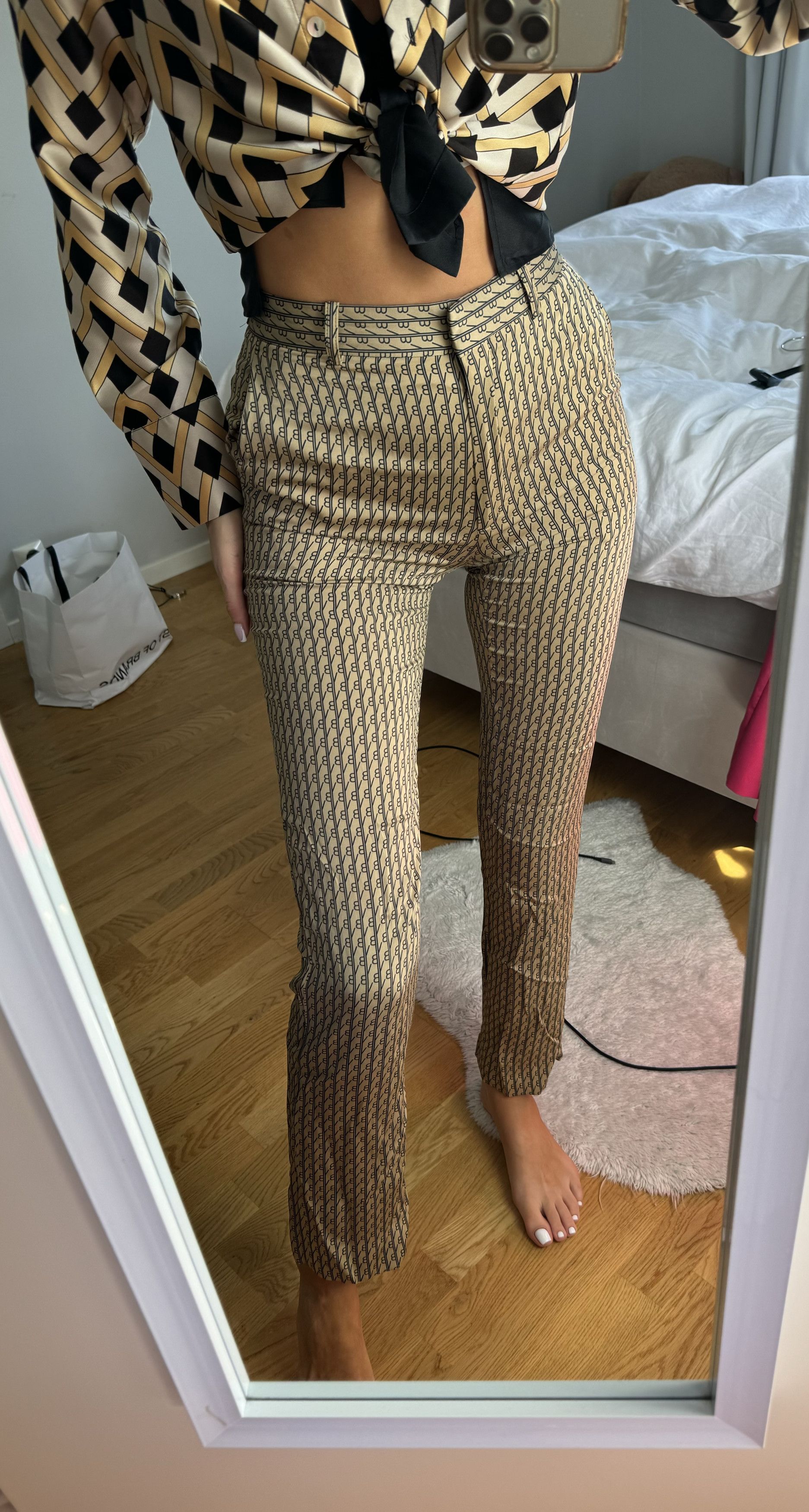 Victoria Beckham Victoria Beckham Pants Size 26" / US 2 / IT 38 - 4 Thumbnail