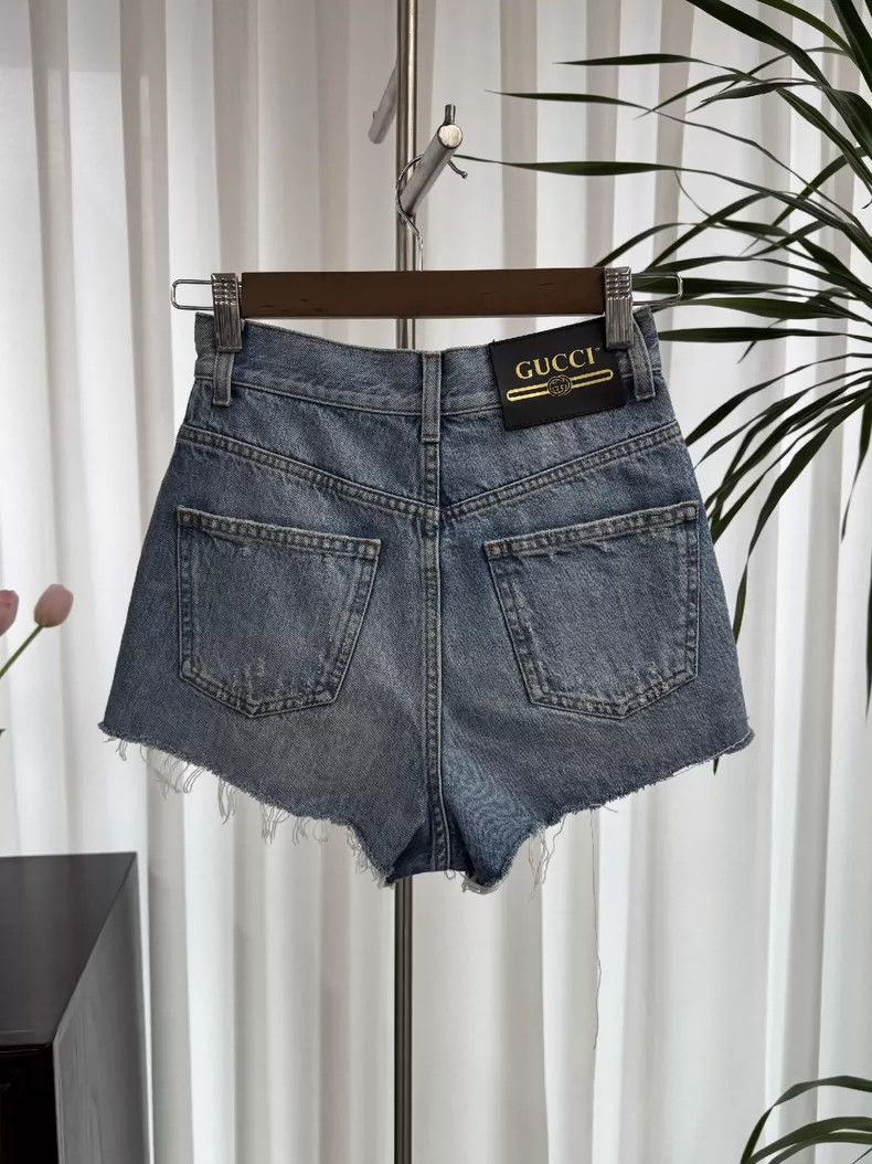 Gucci Gucci Denim Short Pants with Apple Embroidery Size US 31 - 2 Thumbnail
