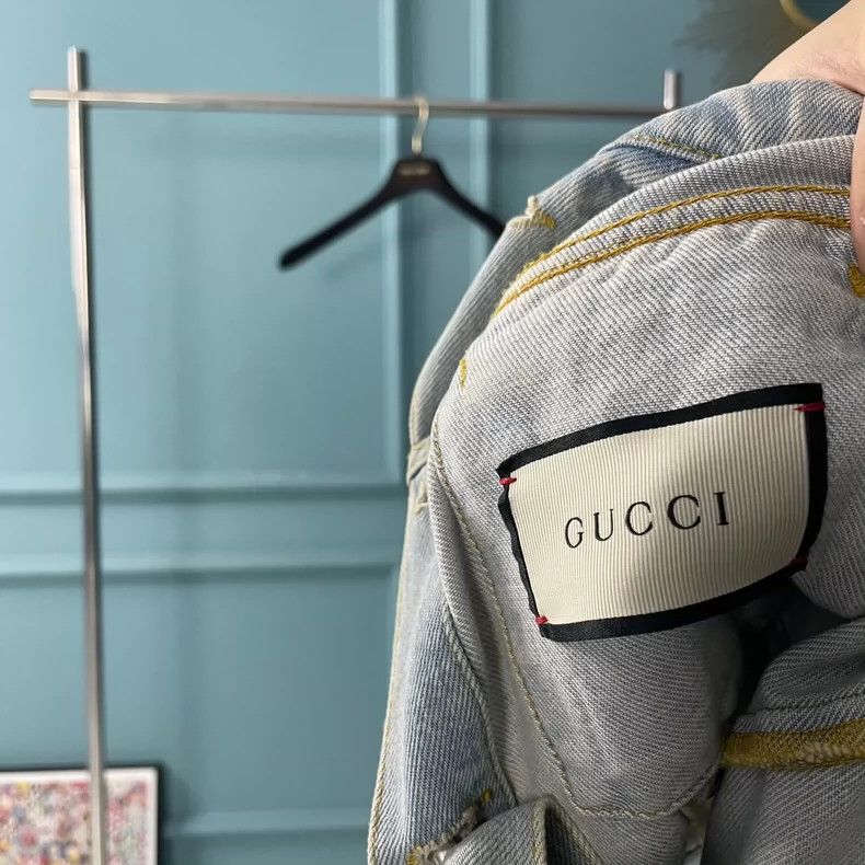 Gucci Blue Washed Denim Jacket with Tiger Back Size US M / EU 48-50 / 2 - 3 Thumbnail