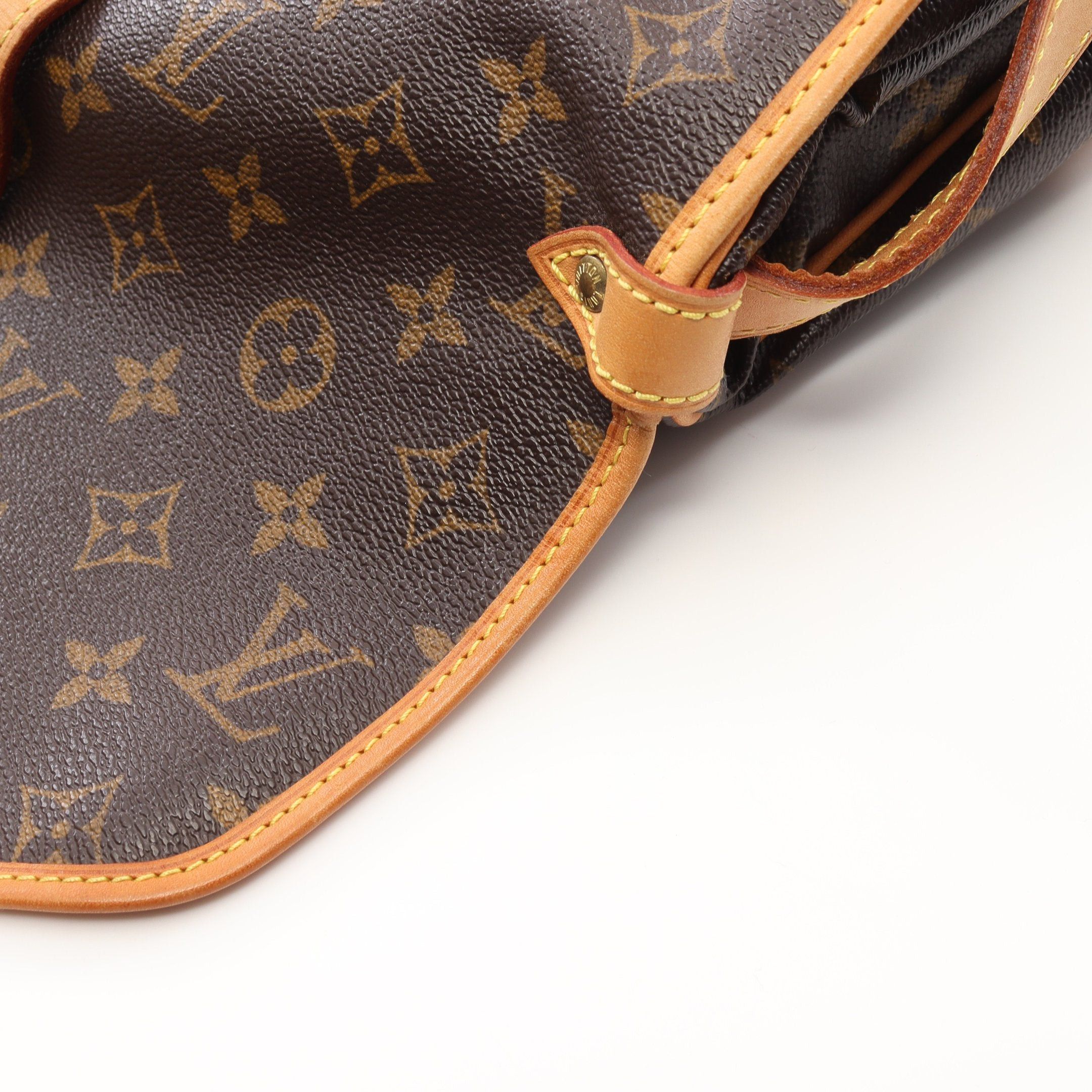 Louis Vuitton Louis Vuitton Saumur 30 Monogram Shoulder Bag Leather Brown Size ONE SIZE - 8 Thumbnail