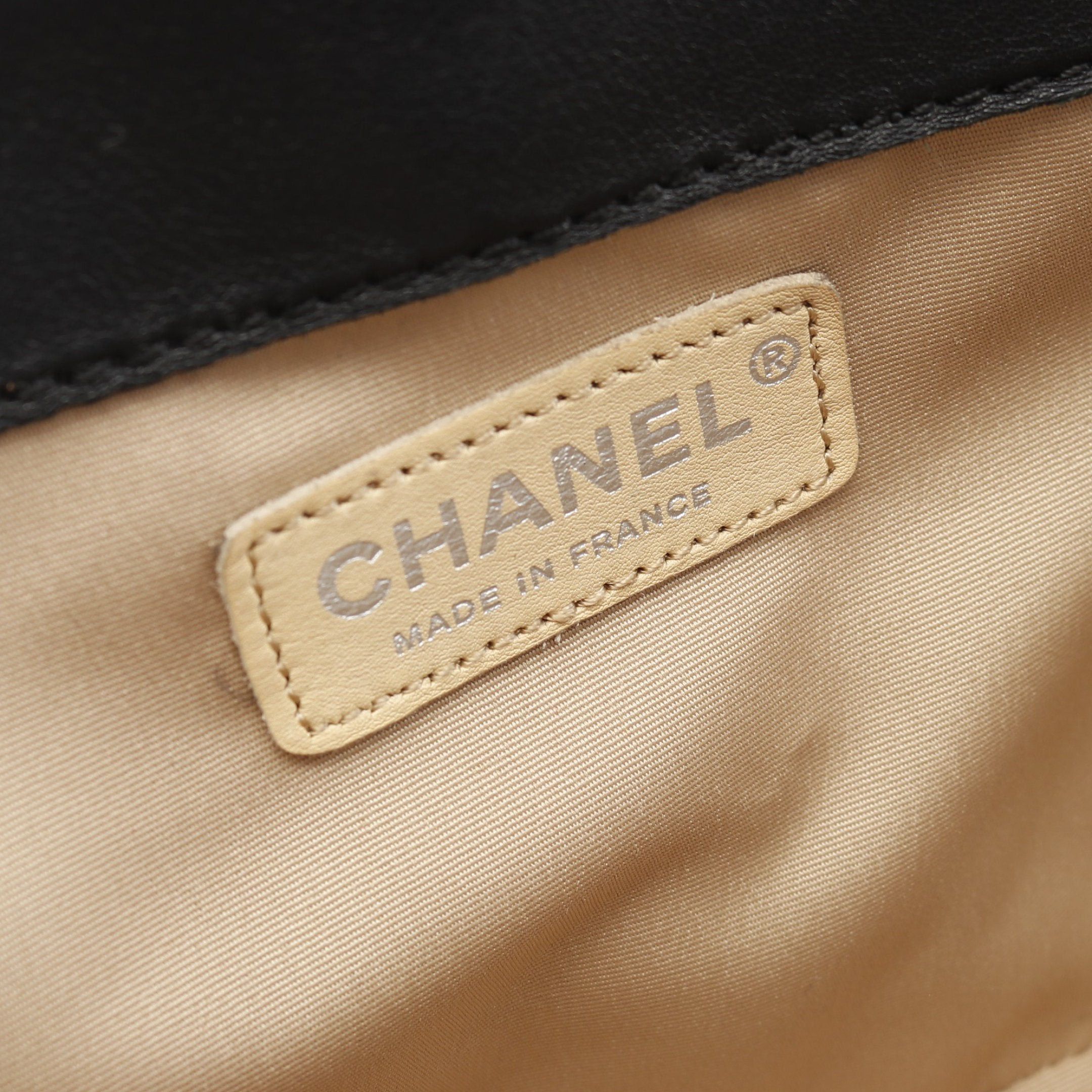 Chanel Chanel Boy Chanel Chain Shoulder Bag Lambskin Black Beige Silver Hardware Size ONE SIZE - 4 Thumbnail