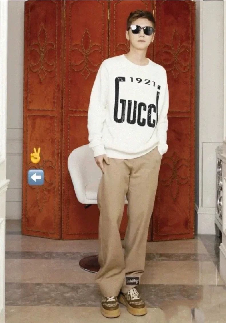 Gucci Gucci Logo Rhinestone Long Sleeve Sweatshirt Size US XS / EU 42 / 0 - 7 Thumbnail