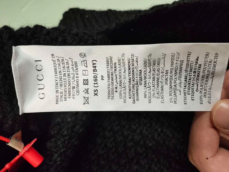Gucci Black V-Neck Sweater with Detachable Sleeves Size US XS / EU 42 / 0 - 5 Thumbnail