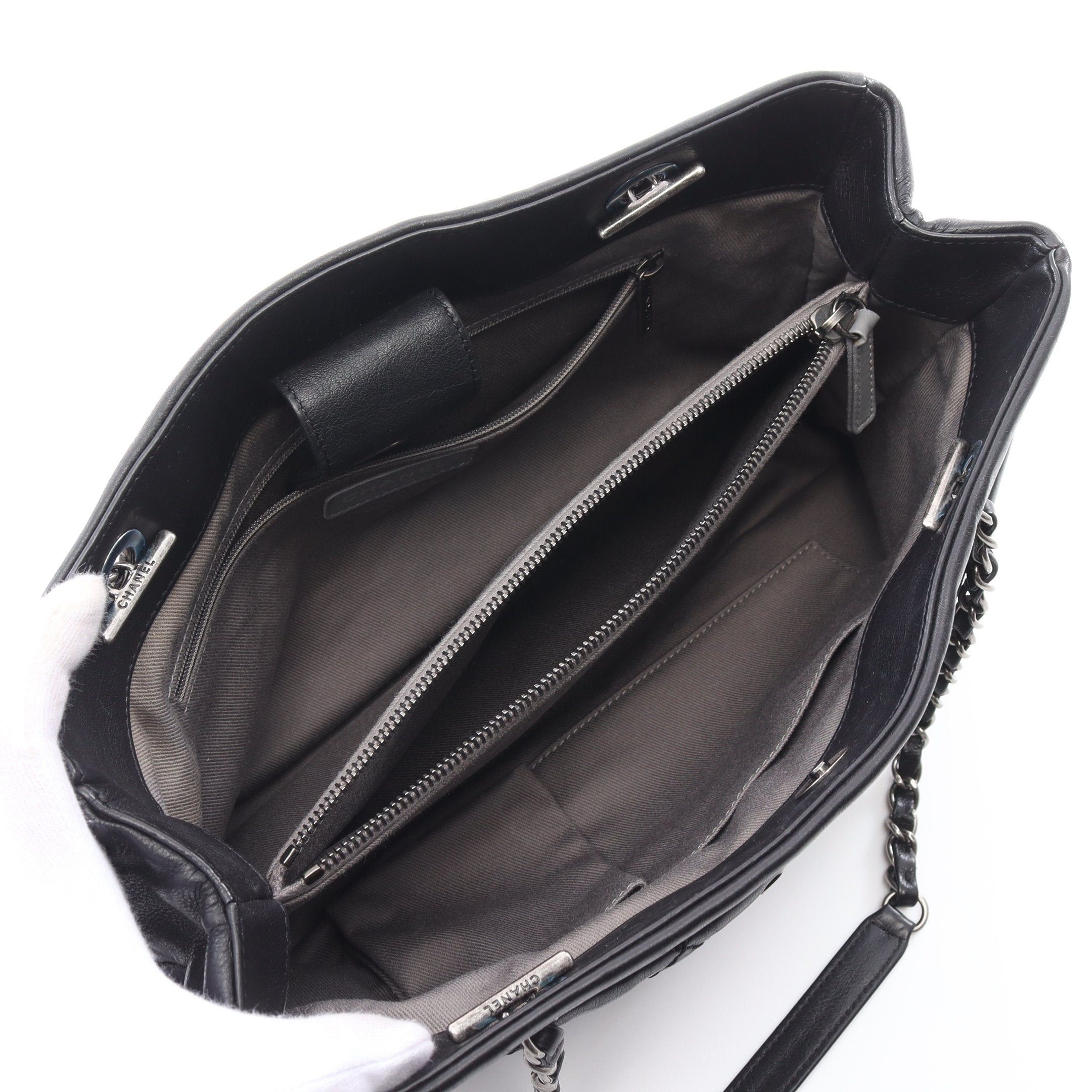 Chanel Chanel Wild Stitch Chain Shoulder Bag Tote Leather Black Silver Hardware Size ONE SIZE - 3 Thumbnail
