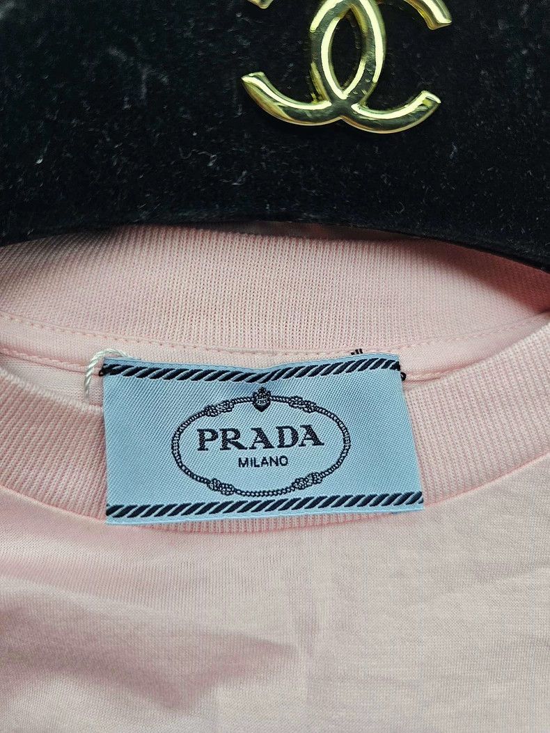 Prada Prada Short Sleeve Round Neck T-Shirt Size US XS / EU 42 / 0 - 7 Thumbnail