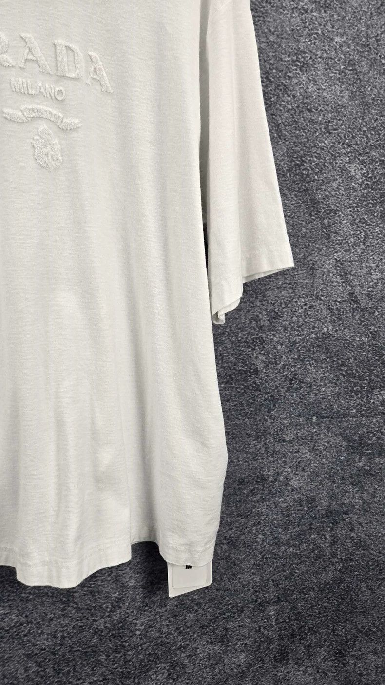 Prada White Prada Crew Neck T-Shirt Size US L / EU 52-54 / 3 - 6 Thumbnail