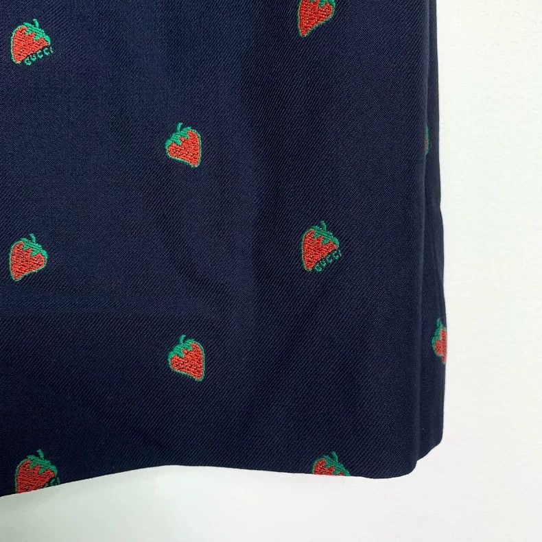 Gucci Gucci Navy Blue Strawberry Embroidered Skirt Size US 38 / EU 54 - 4 Thumbnail