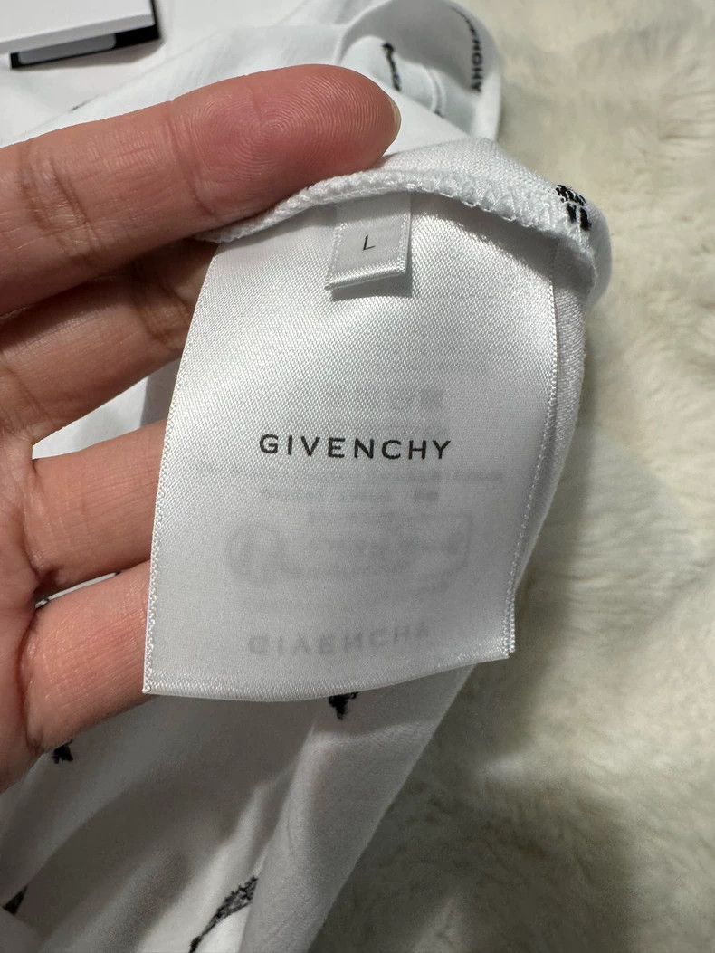 Givenchy Givenchy Logo Short Sleeve T-Shirt White Size US L / EU 52-54 / 3 - 7 Thumbnail