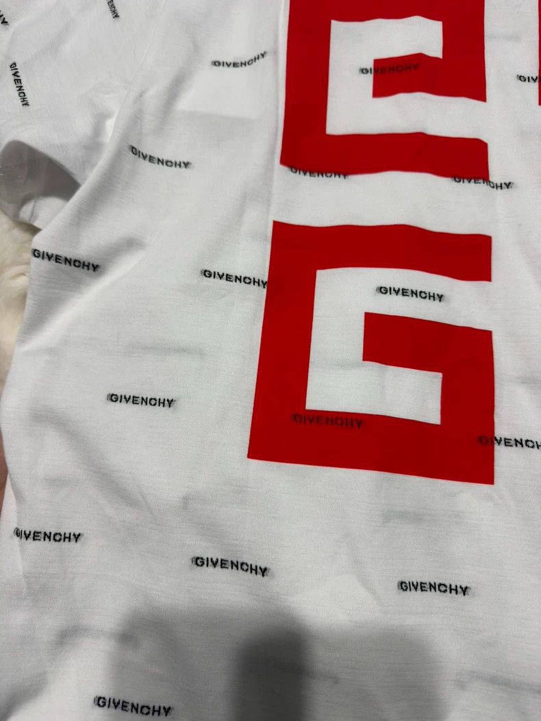 Givenchy Givenchy Logo Short Sleeve T-Shirt White Size US L / EU 52-54 / 3 - 4 Thumbnail