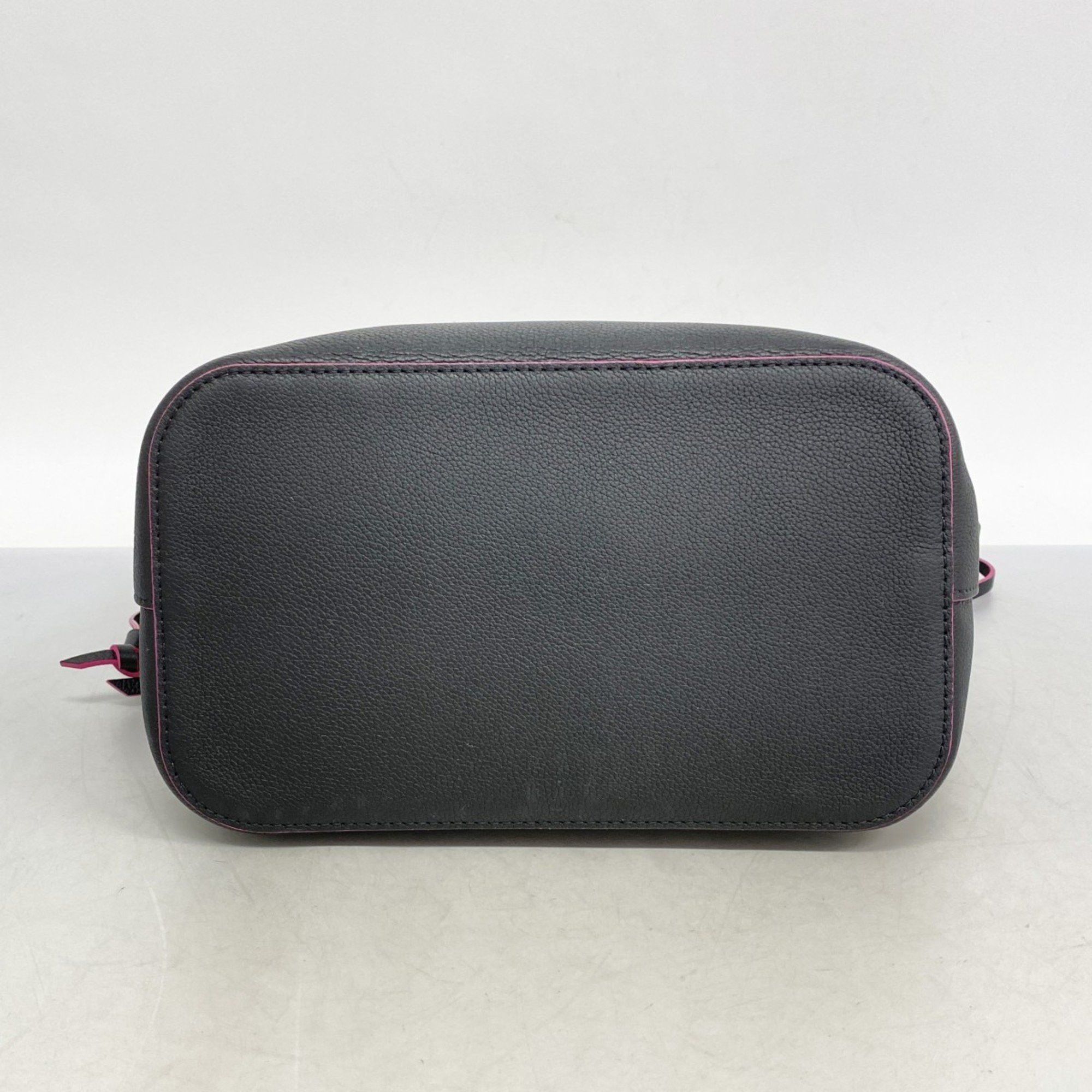 Louis Vuitton Louis Vuitton Lockme Bucket shoulder Size ONE SIZE - 4 Thumbnail
