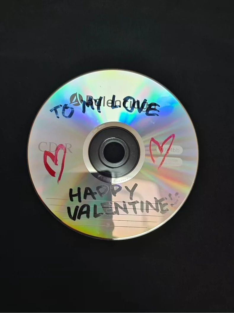 Balenciaga Balenciaga Valentine's Day Limited Edition T-Shirt Size US L / EU 52-54 / 3 - 3 Thumbnail