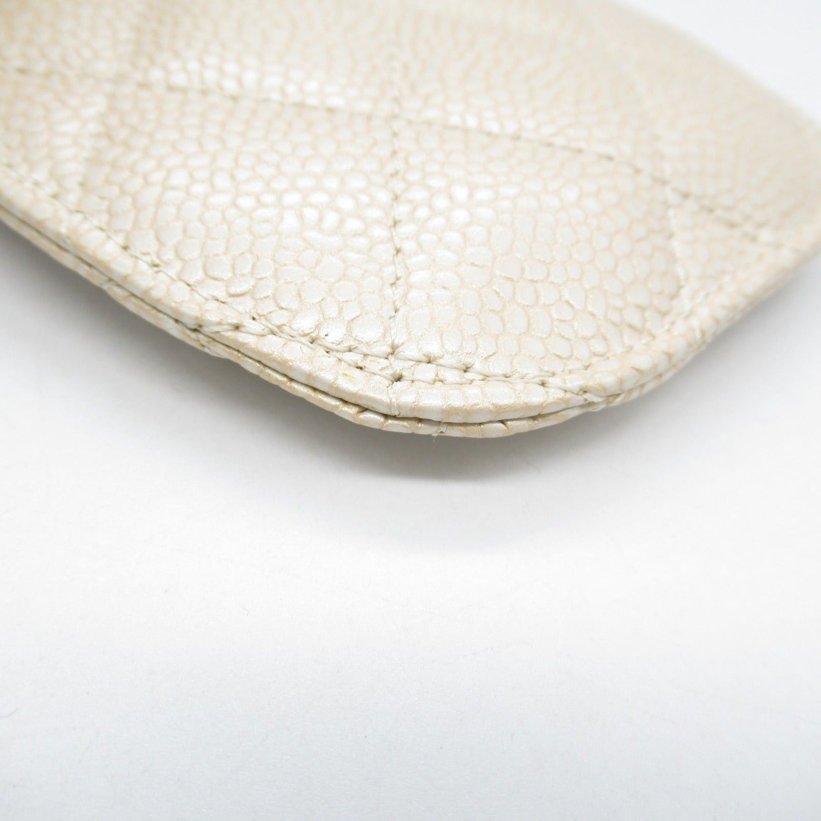 Chanel Chanel Matelasse Case Card Caviar Skin (Grained Calf) Beige Light Gold Hardware Size ONE SIZE - 9 Thumbnail