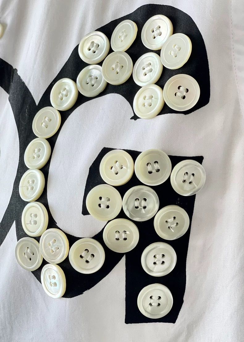 Comme des Garcons CDG Button Decorative Logo White Shirt Size US M / EU 48-50 / 2 - 3 Thumbnail