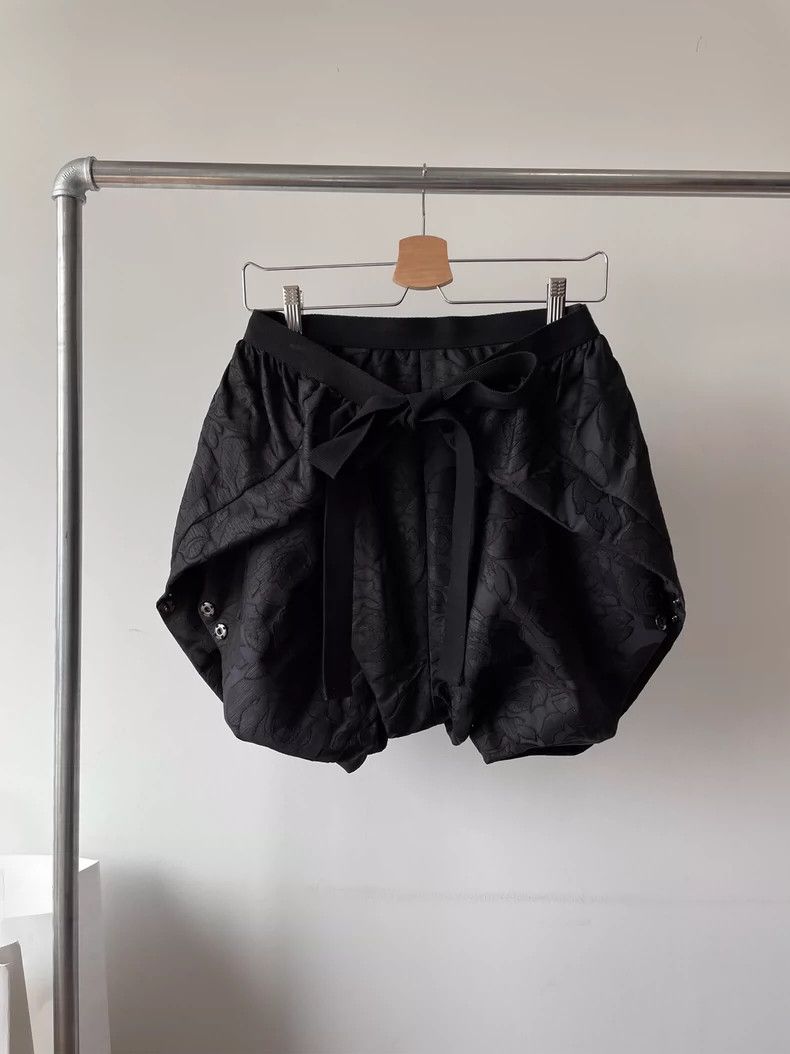 Comme des Garcons Junya Watanabe Comme Des Garcons Lantern Shorts Size US 30 / EU 46 - 2 Thumbnail