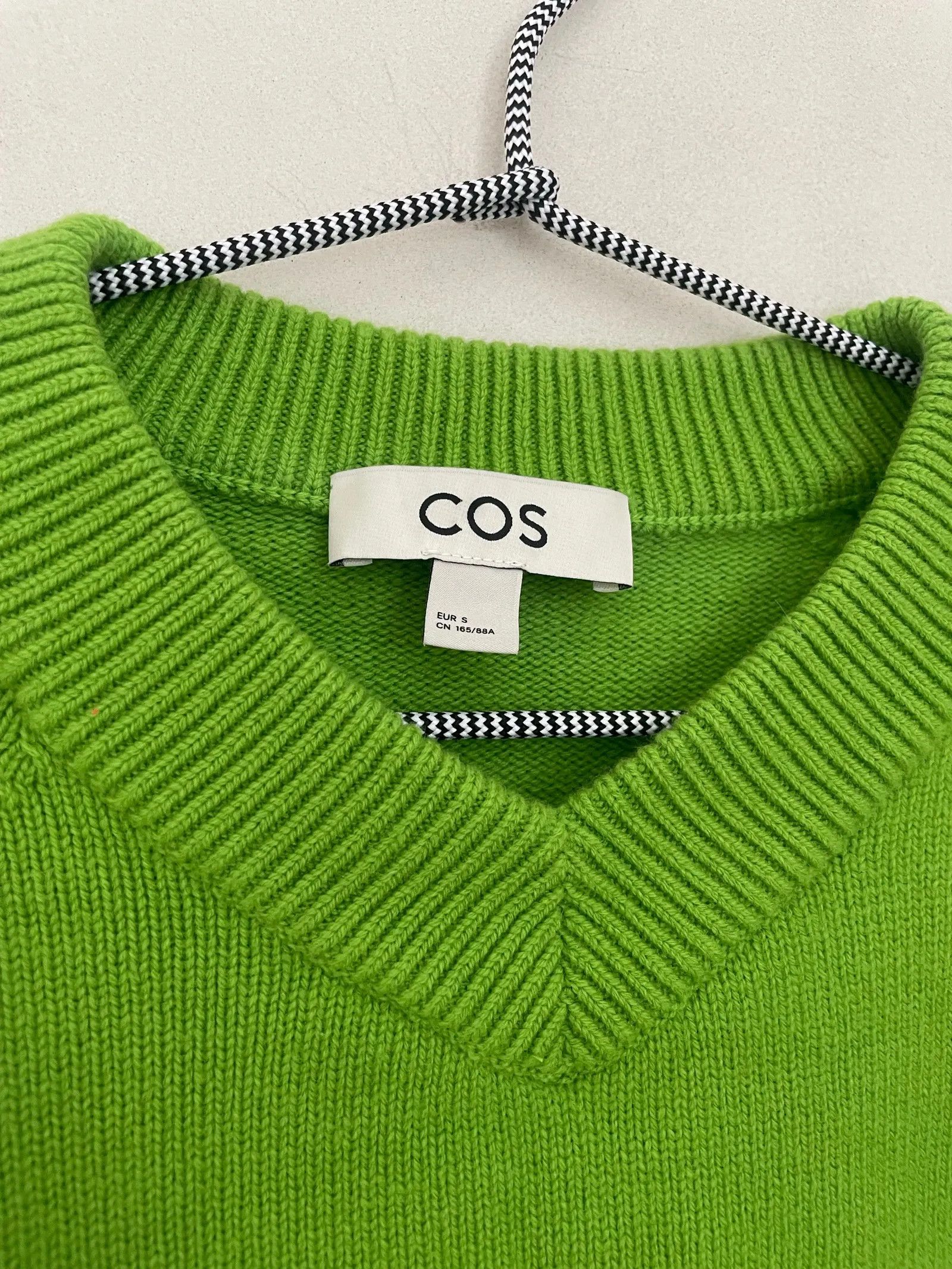 Cos Cos Cos cropped v neck wool jumper Sweater Size S / US 4 / IT 40 - 5 Thumbnail