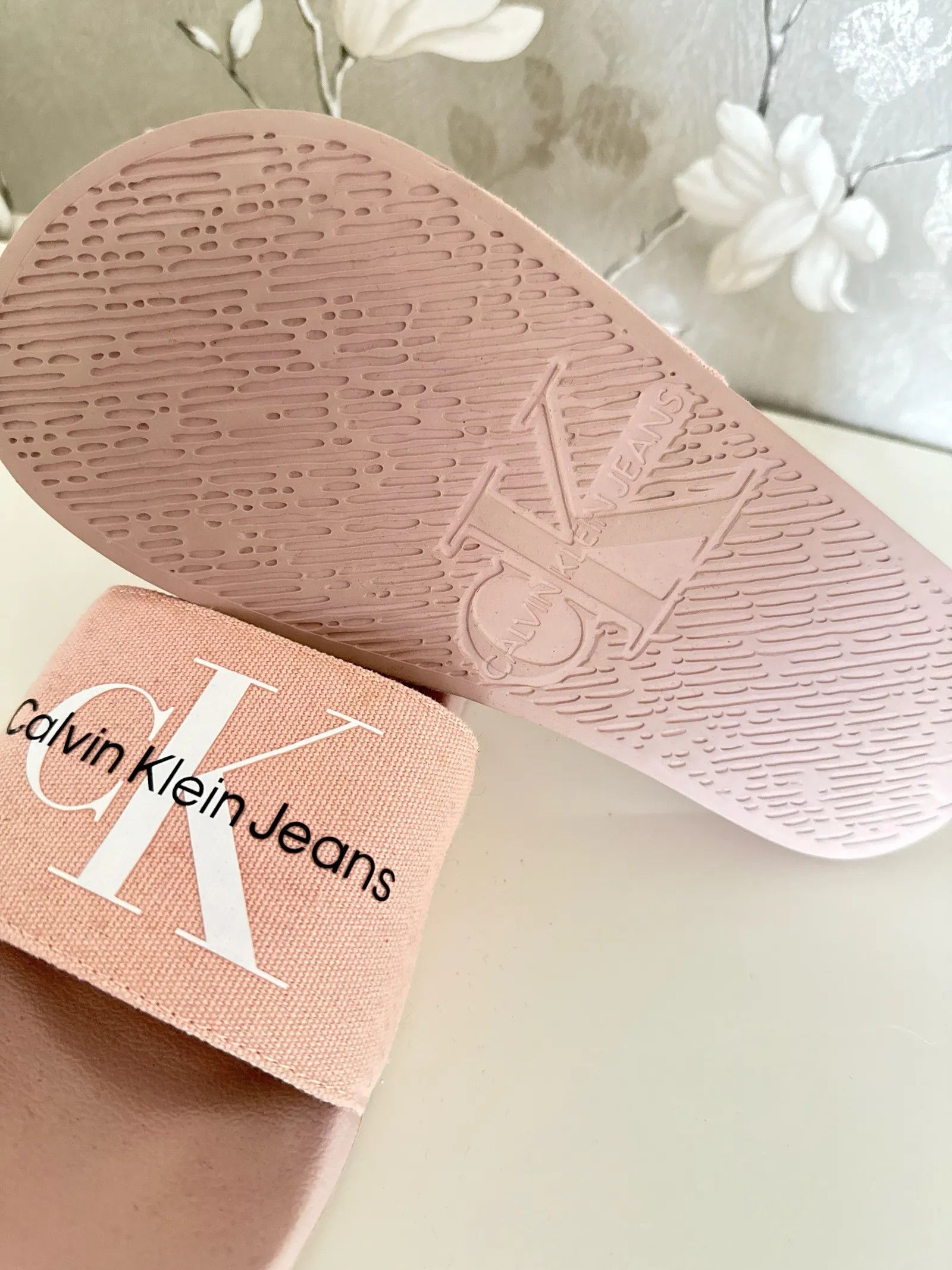 Calvin Klein Calvin Klein Flip-flops Size US 8 / IT 38 - 2 Thumbnail