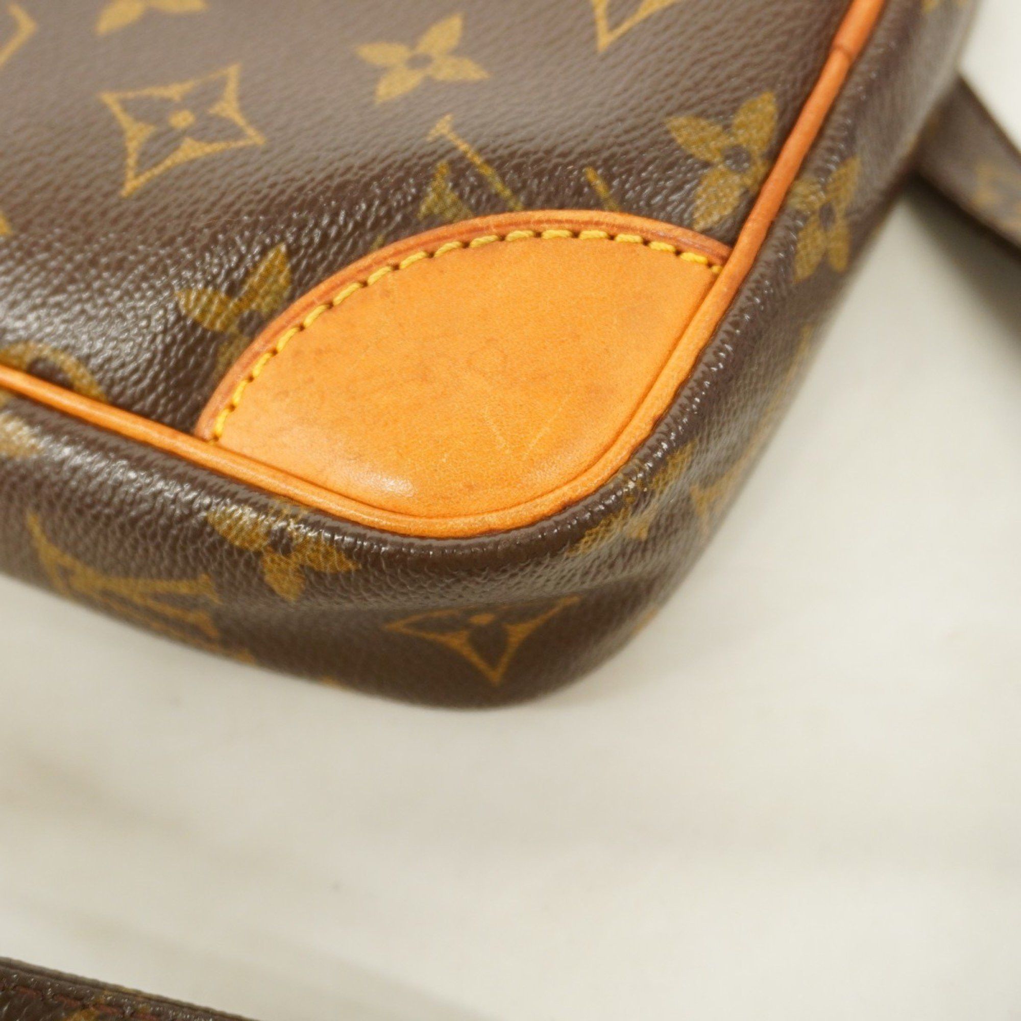 Louis Vuitton Louis Vuitton Danube shoulder Size ONE SIZE - 6 Thumbnail