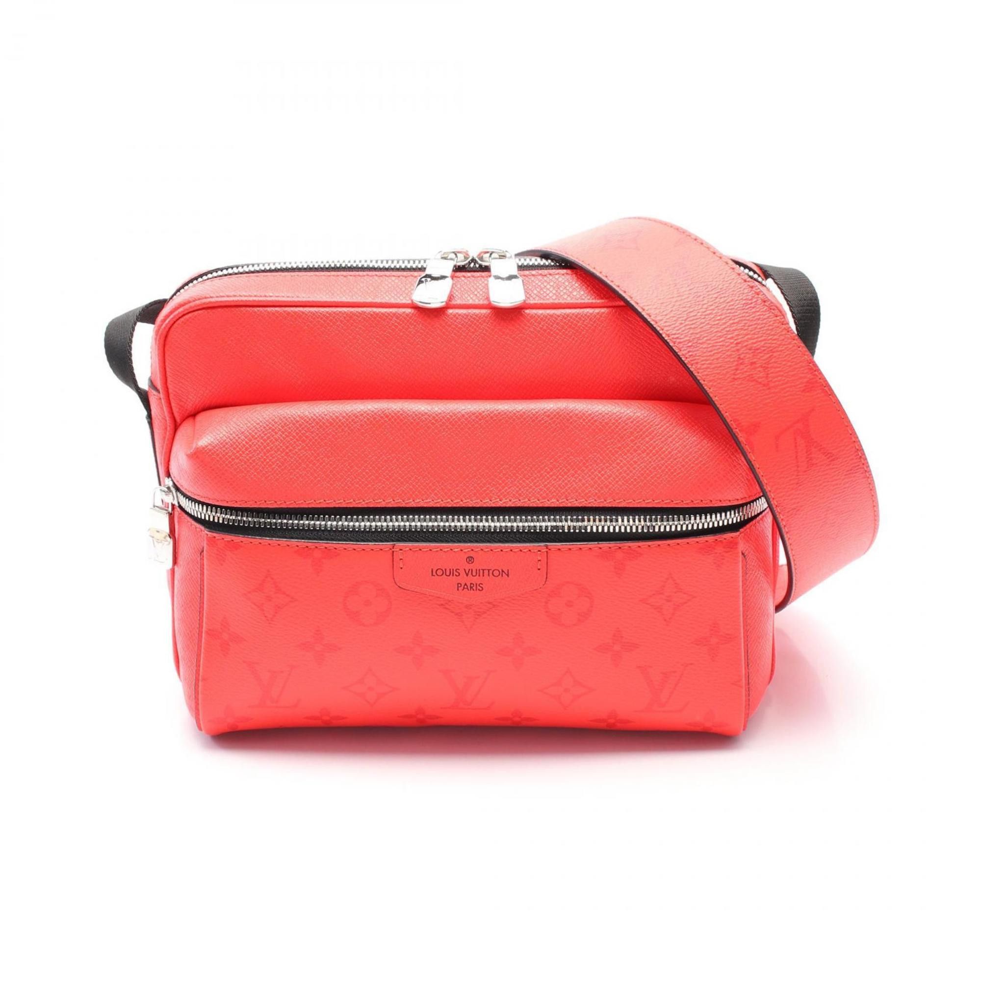 Louis Vuitton Louis Vuitton Outdoor shoulder Size ONE SIZE - 7 Thumbnail