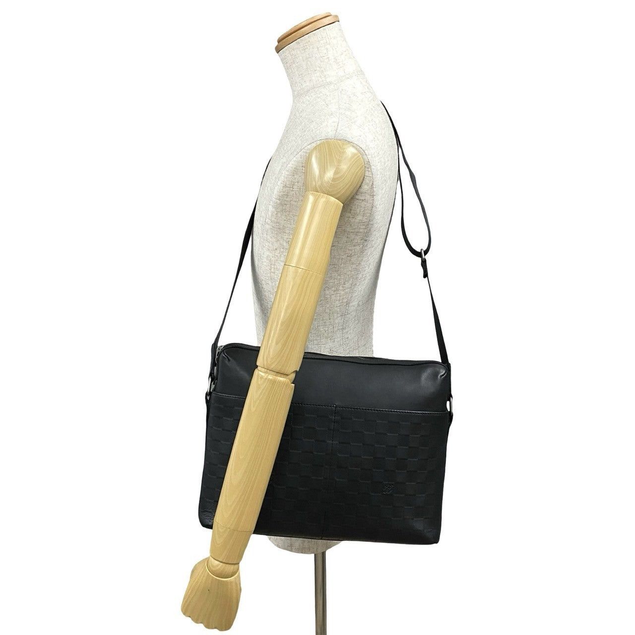 Louis Vuitton Louis Vuitton Shoulder Bag Black Leather Size ONE SIZE - 2 Thumbnail