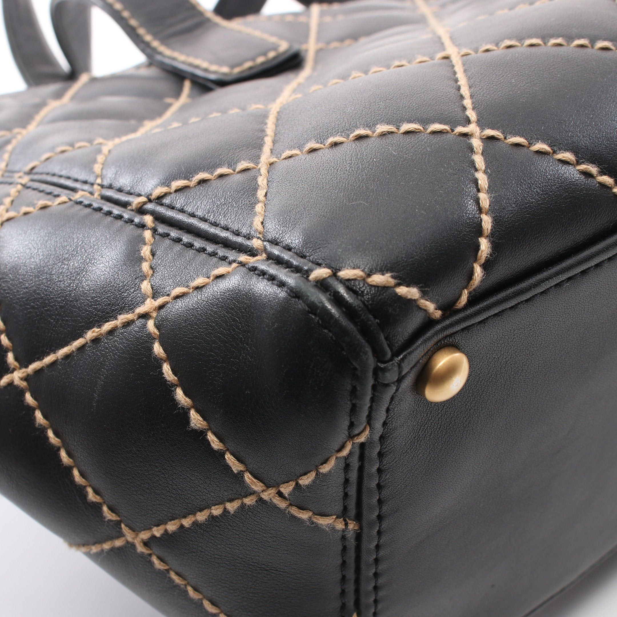 Chanel Chanel Wild Stitch Shoulder Bag Tote Leather Black Gold Hardware Size ONE SIZE - 7 Thumbnail