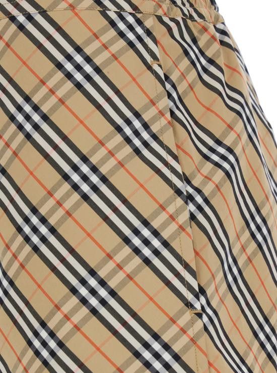 Burberry BURBERRY Women Shorts & Burmudas 8106943B9368 Beige Size 27" / US 4 / IT 40 - 3 Thumbnail