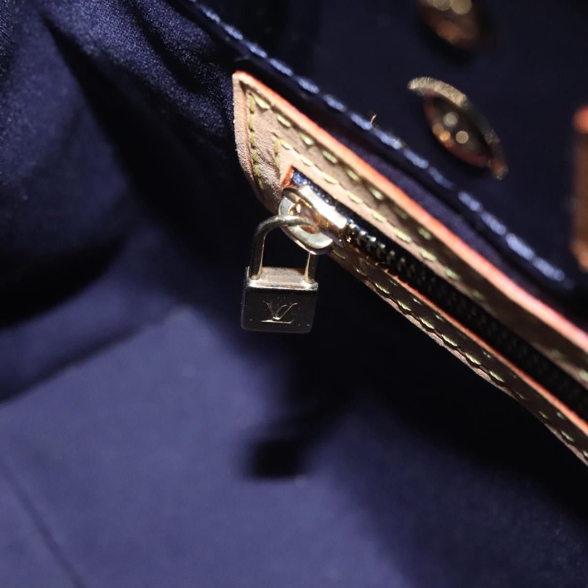 Louis Vuitton Reade Navy Patent Leather Handbag (Pre-Owned) Size ONE SIZE - 15 Thumbnail