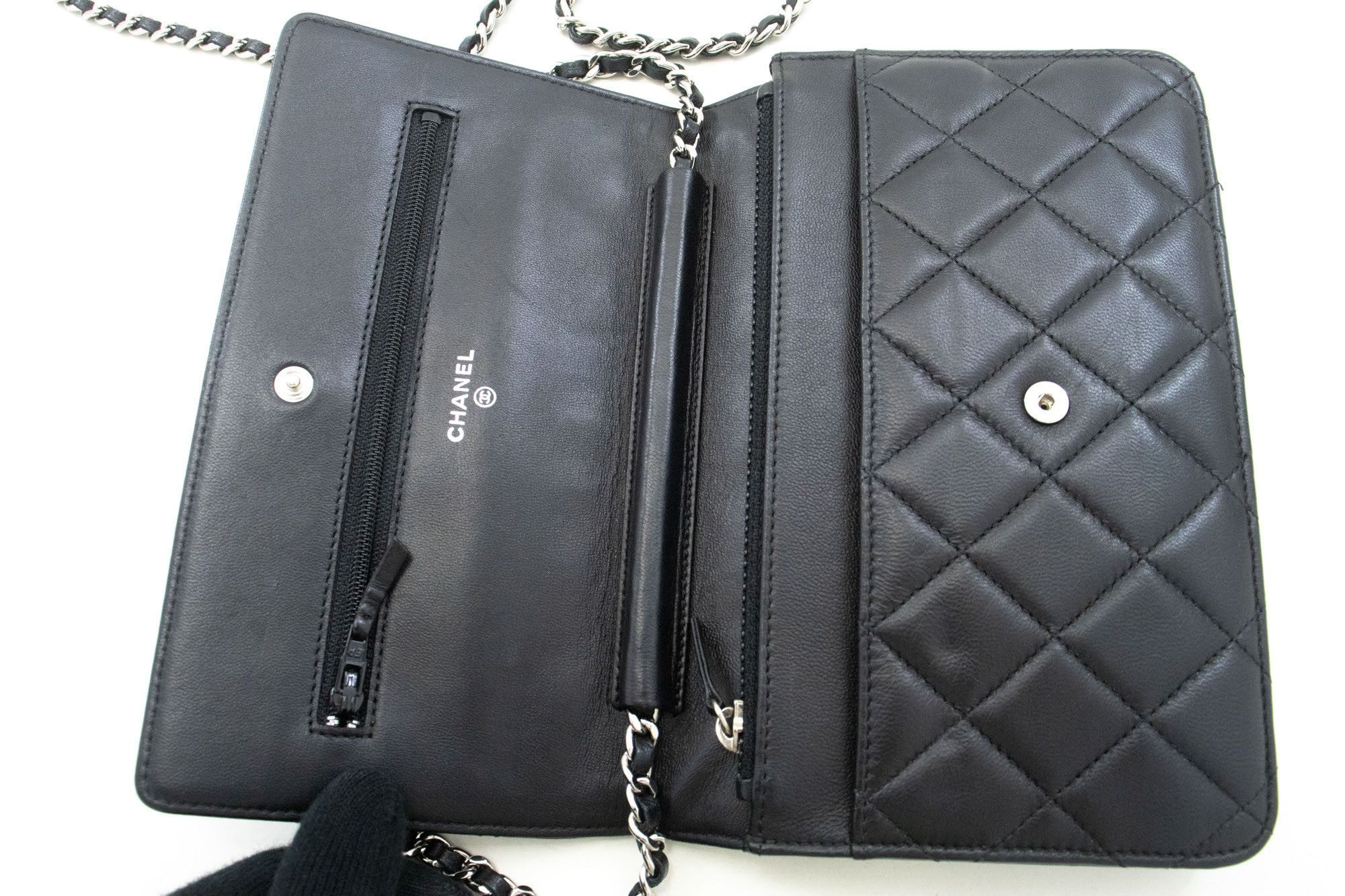 Chanel Black Leather Shoulder Bag (Pre-Owned) Size ONE SIZE - 9 Thumbnail