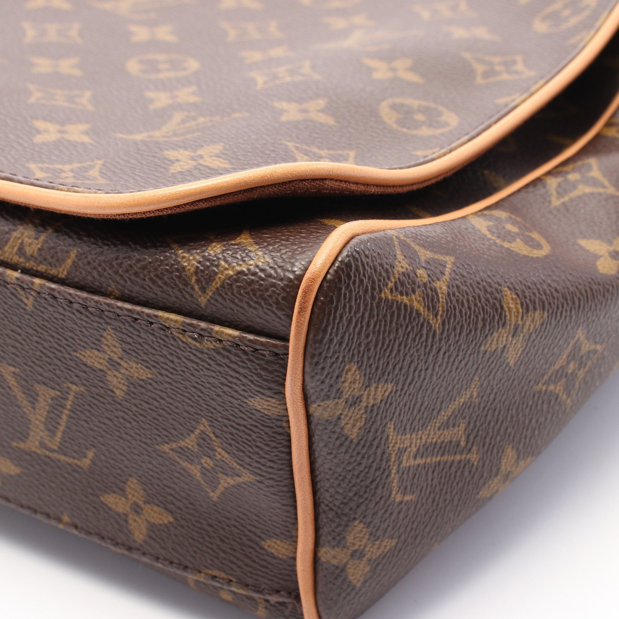 Louis Vuitton Louis Vuitton Aves Monogram Shoulder Bag Leather Brown Size ONE SIZE - 6 Thumbnail
