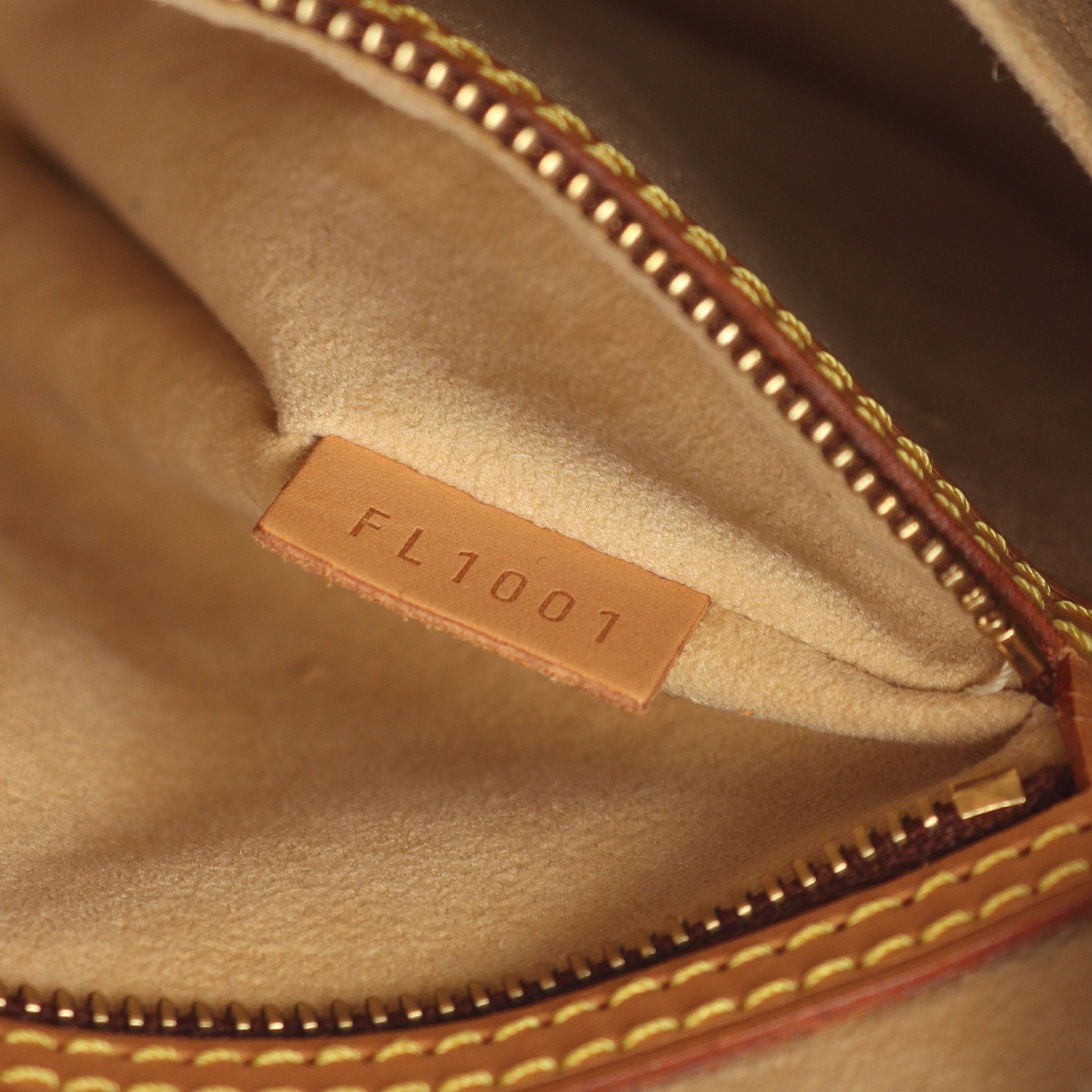 Louis Vuitton Louis Vuitton Looping Mm Monogram Shoulder Bag Leather Brown Size ONE SIZE - 5 Thumbnail